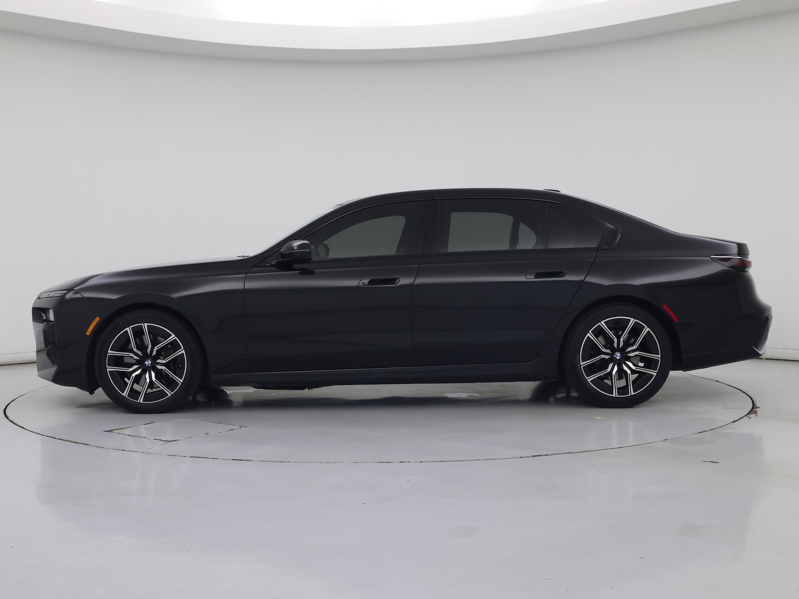 2024 BMW 7 Series 740i - Photo 4