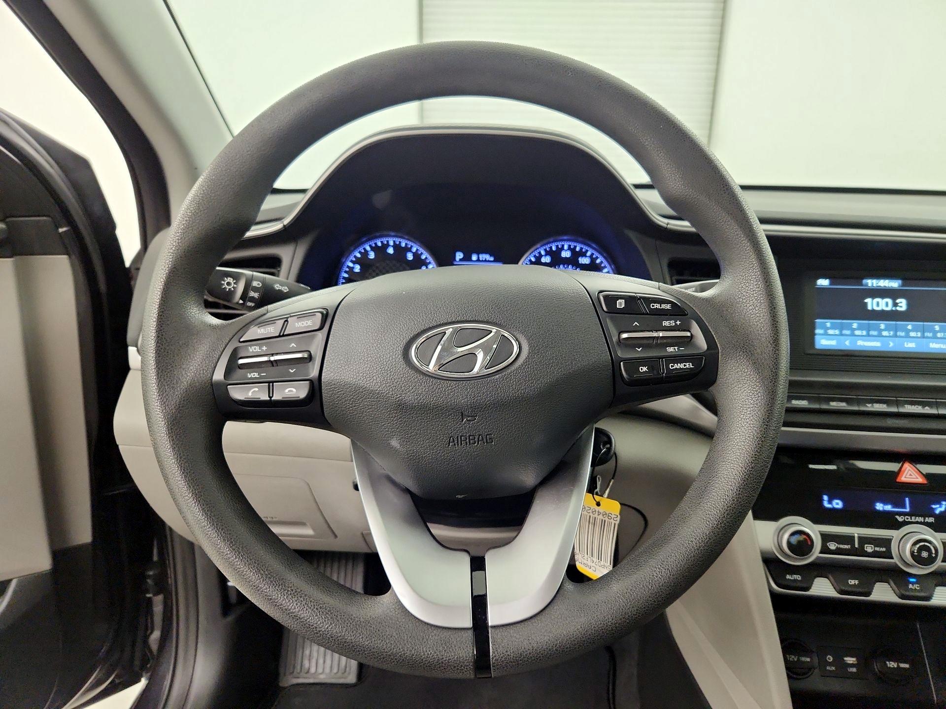 Thumbnail: 2020 Hyundai Elantra - 10