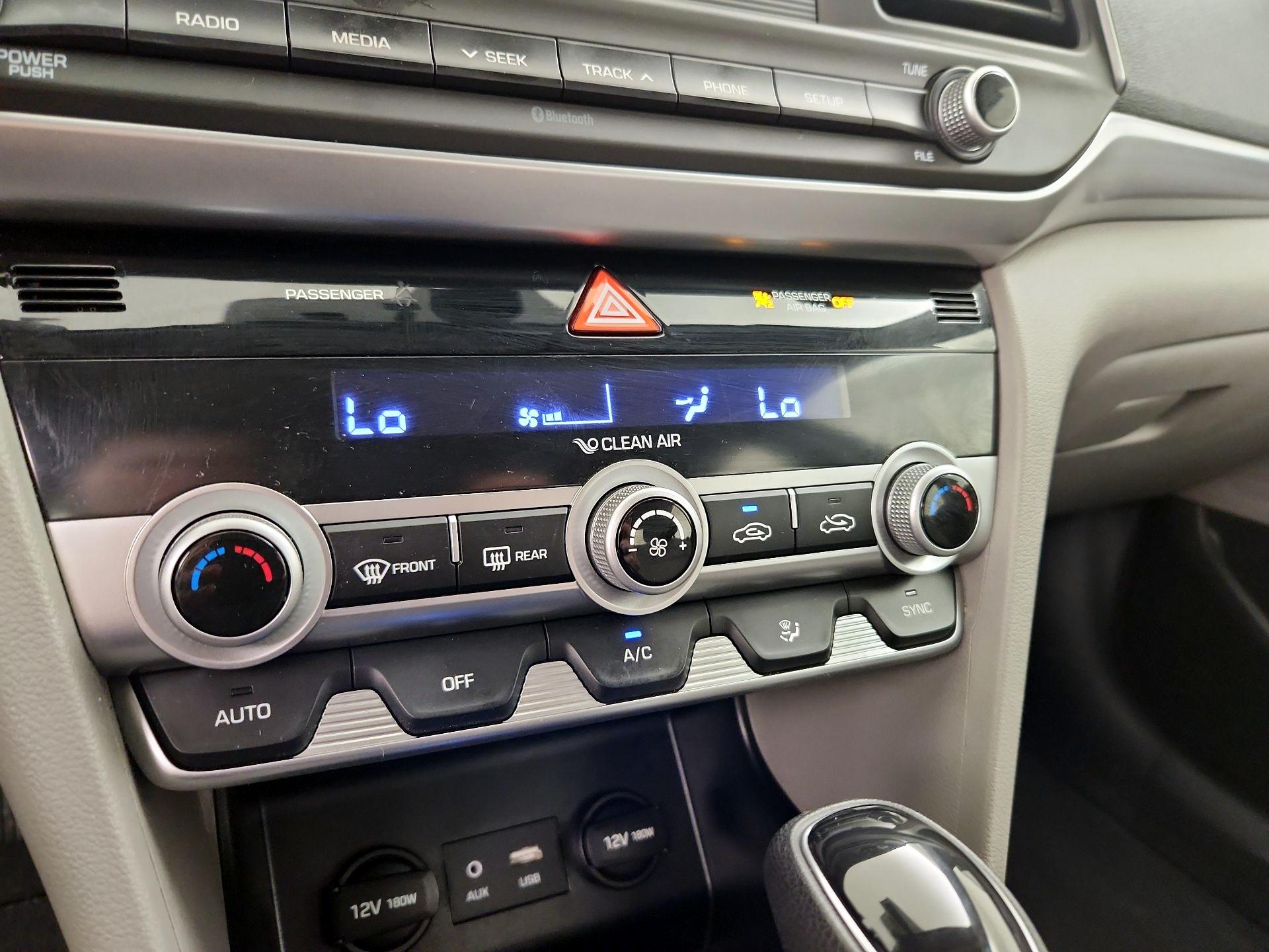 Thumbnail: 2020 Hyundai Elantra - 16