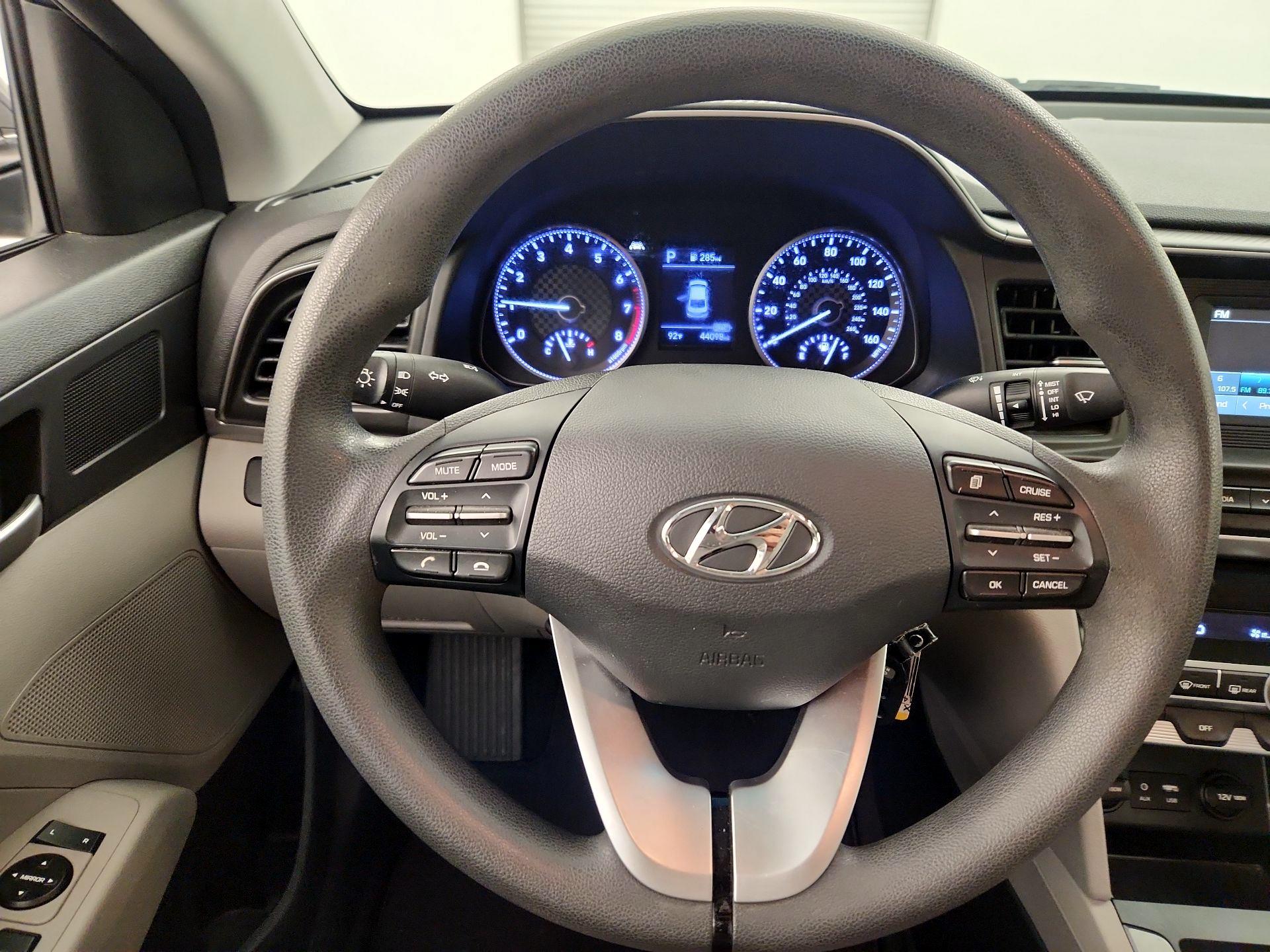 Thumbnail: 2020 Hyundai Elantra - 10