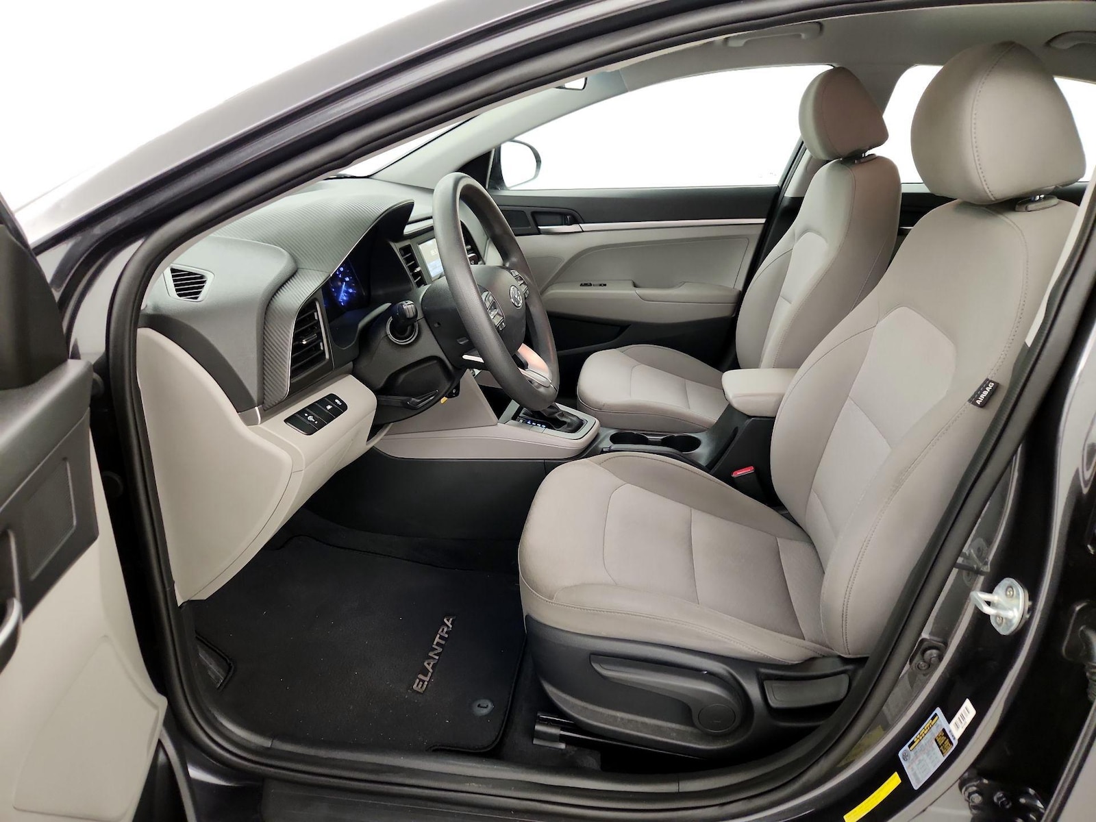 2020 Hyundai Elantra SE - Photo 12