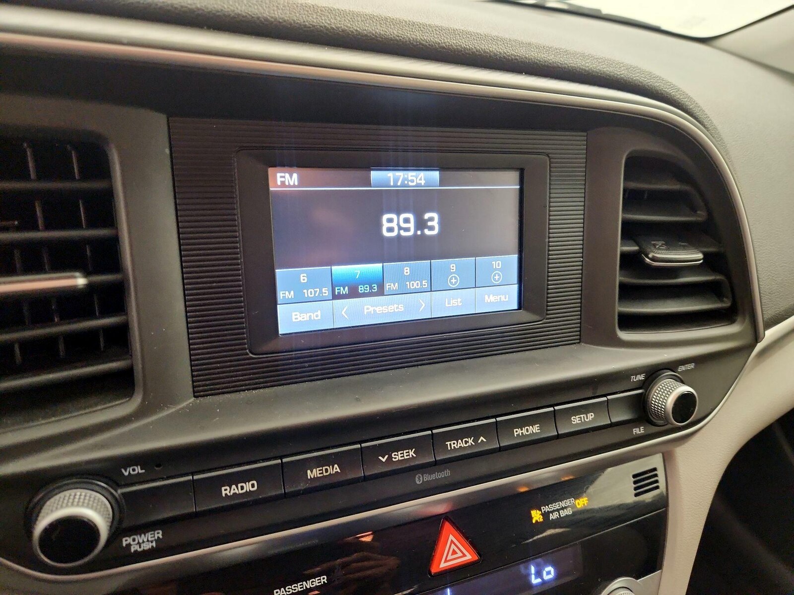 2020 Hyundai Elantra SE - Photo 16