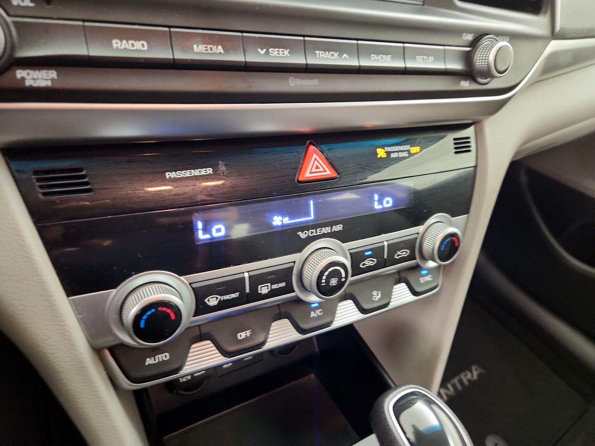 Thumbnail: 2020 Hyundai Elantra - 16