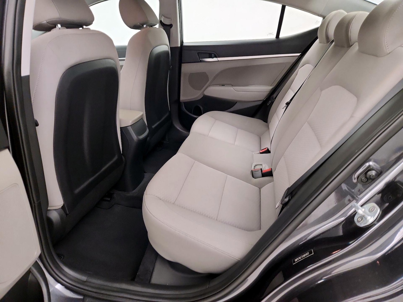 2020 Hyundai Elantra SE - Photo 20
