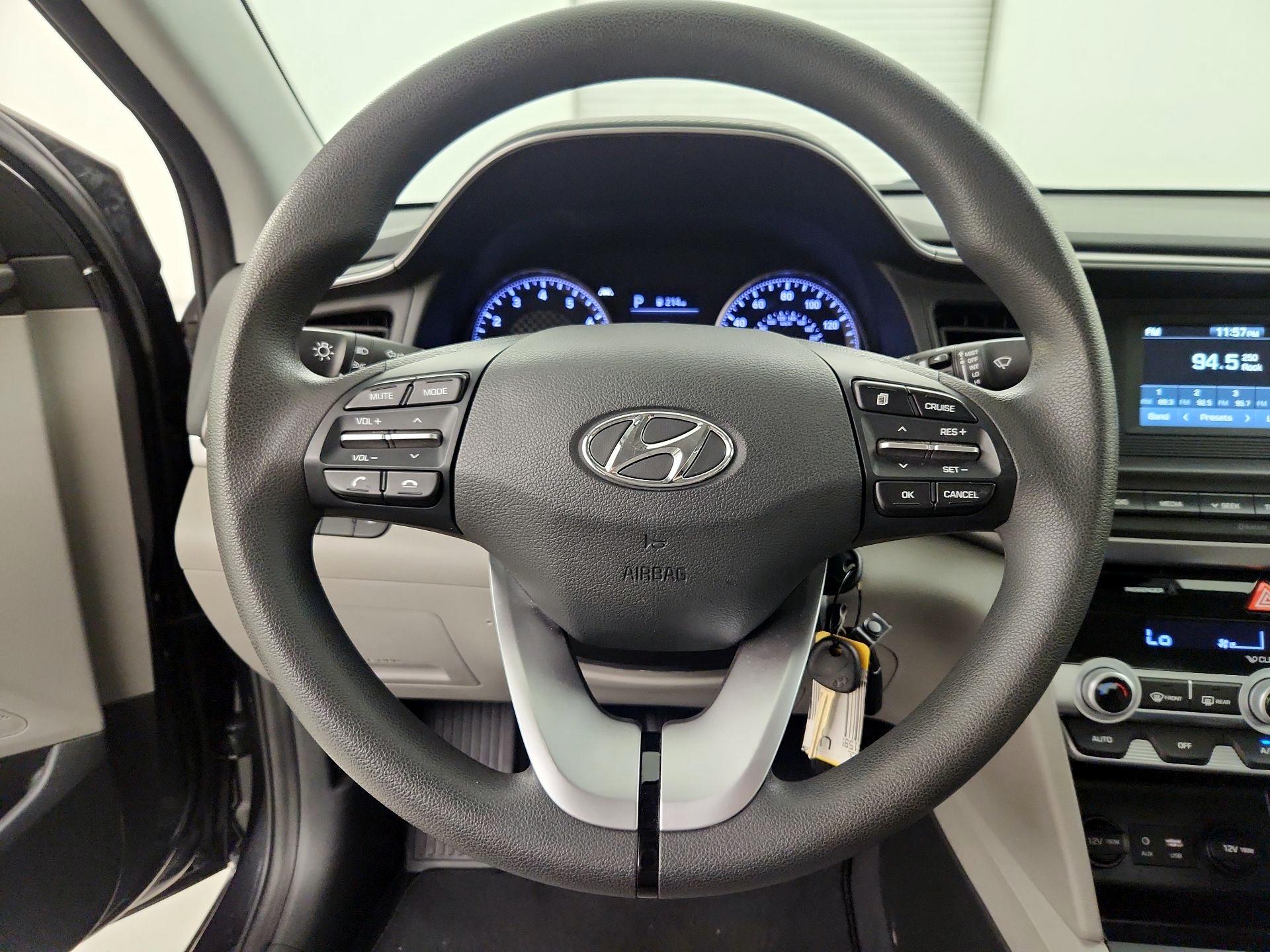 Thumbnail: 2020 Hyundai Elantra - 10
