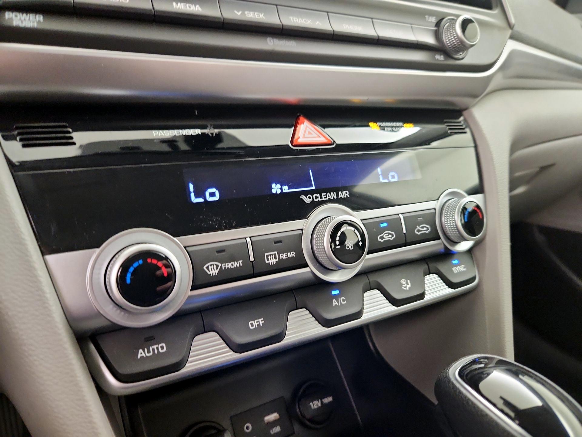 Thumbnail: 2020 Hyundai Elantra - 16