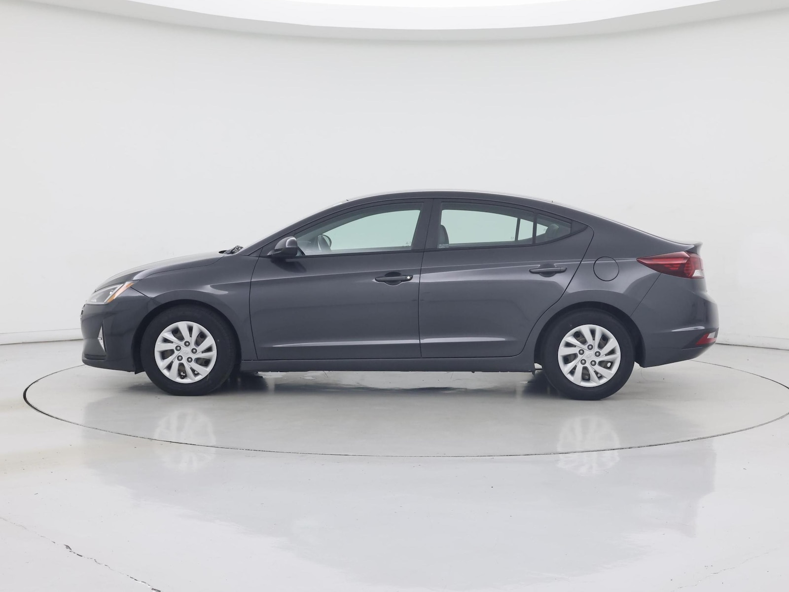 2020 Hyundai Elantra SE - Photo 4