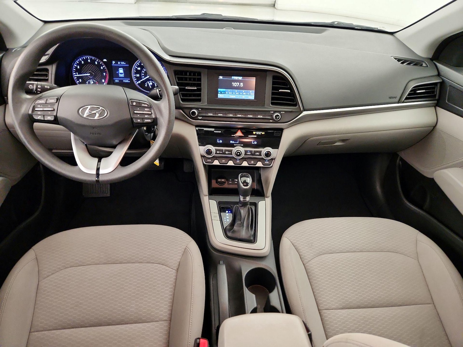 2020 Hyundai Elantra SE - Photo 10