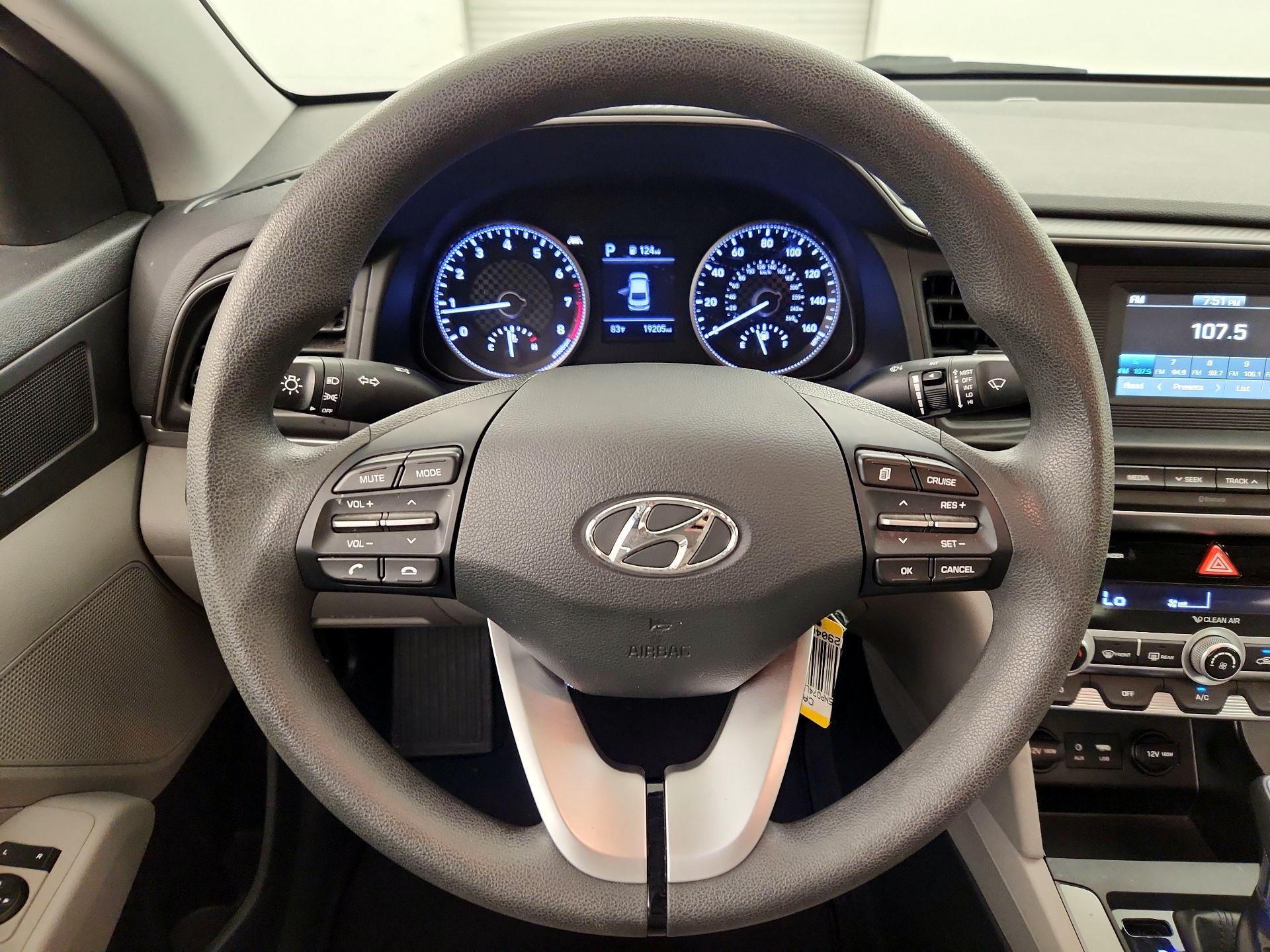 Thumbnail: 2020 Hyundai Elantra - 10