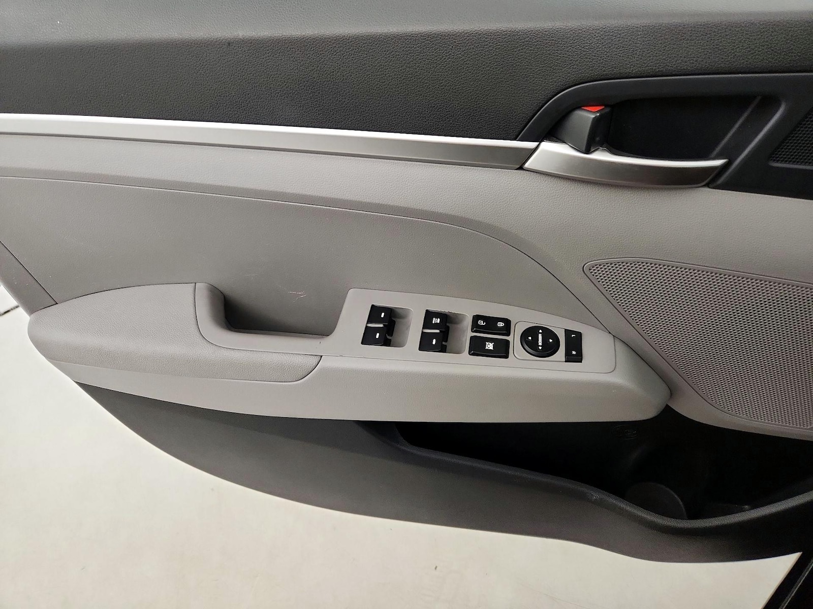 2020 Hyundai Elantra SE - Photo 13