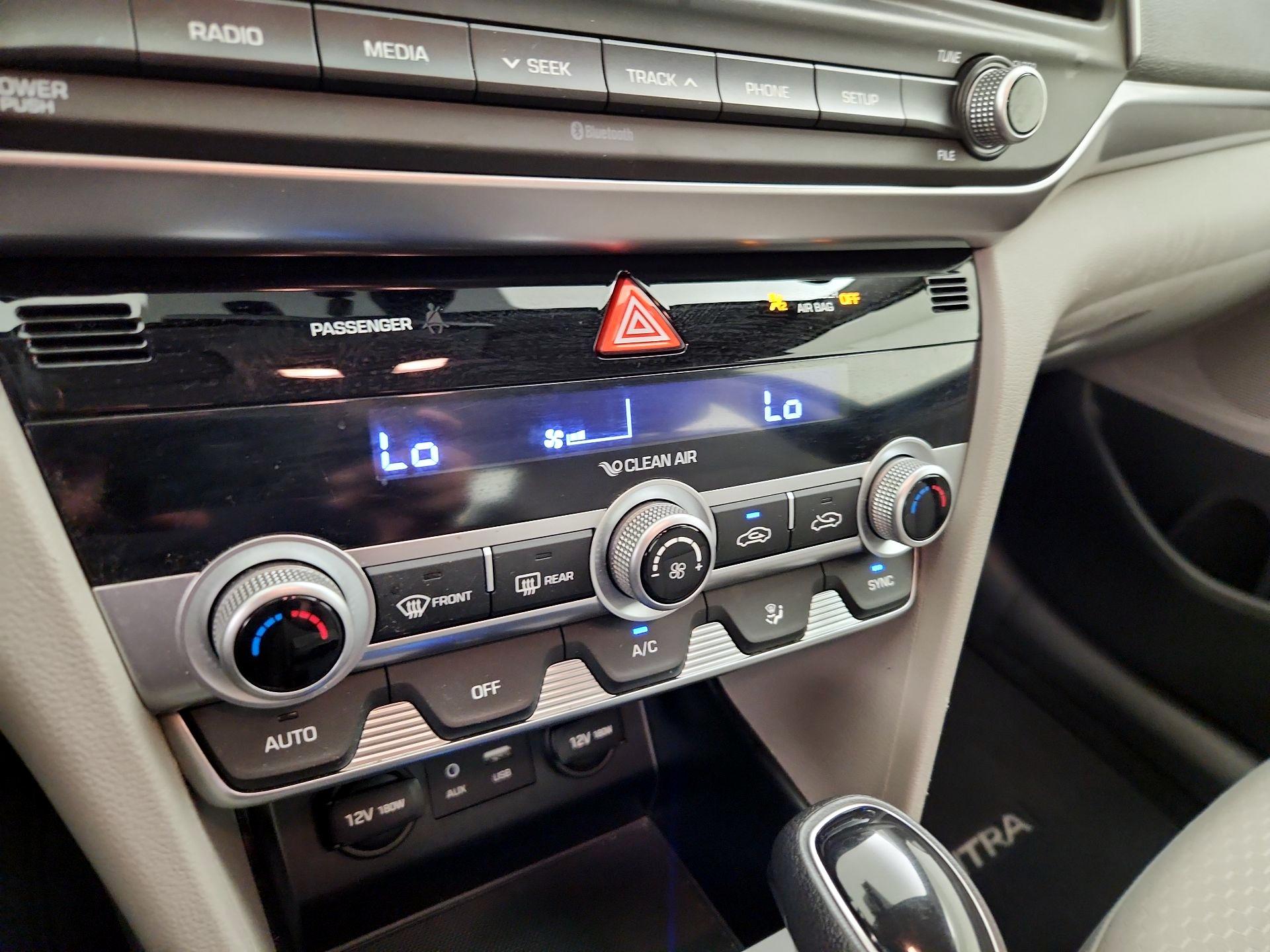 Thumbnail: 2020 Hyundai Elantra - 16