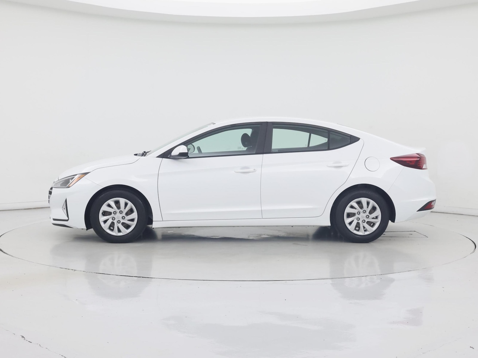 2020 Hyundai Elantra SE - Photo 4