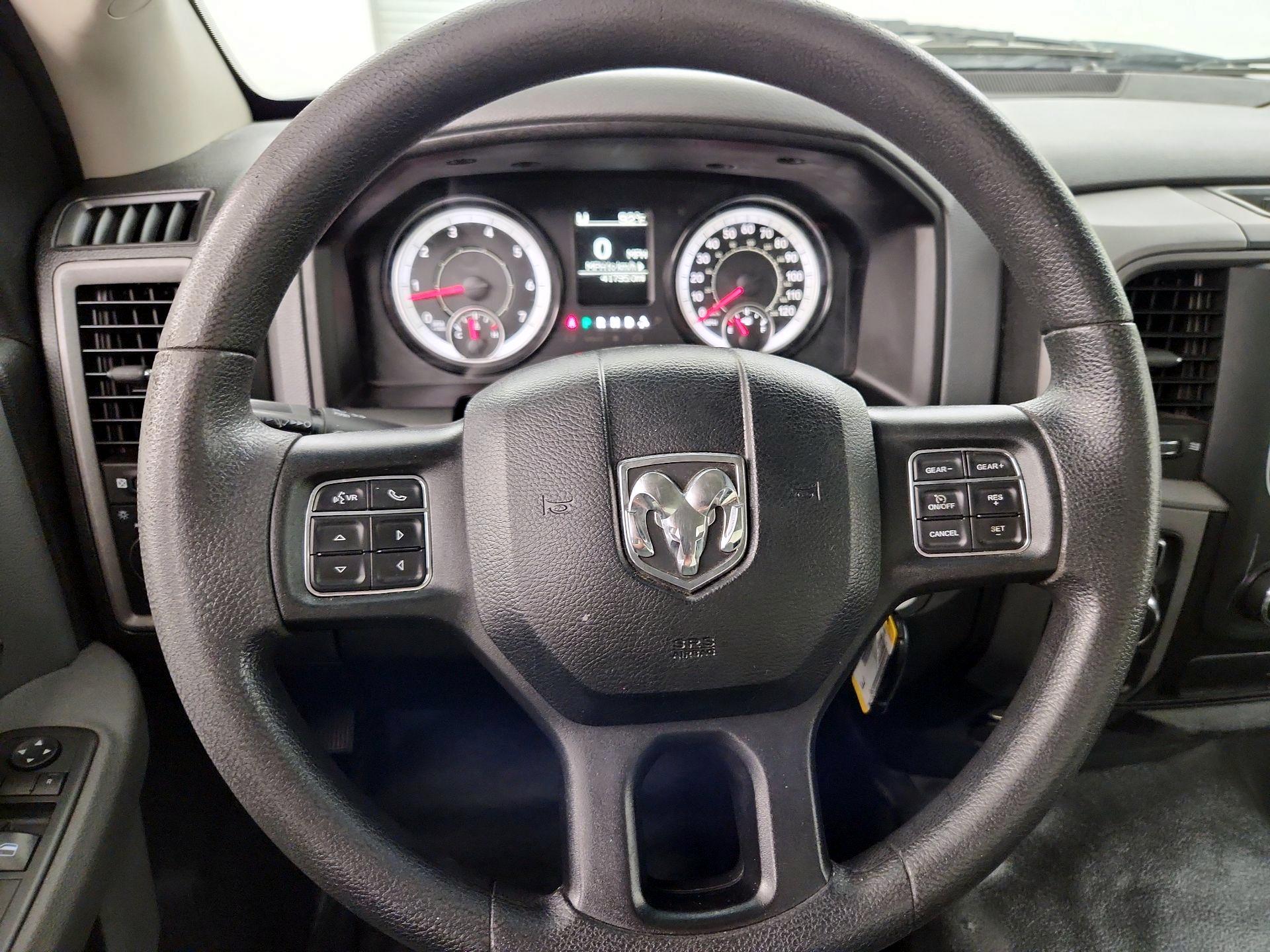 Thumbnail: 2019 RAM 1500 Classic - 10