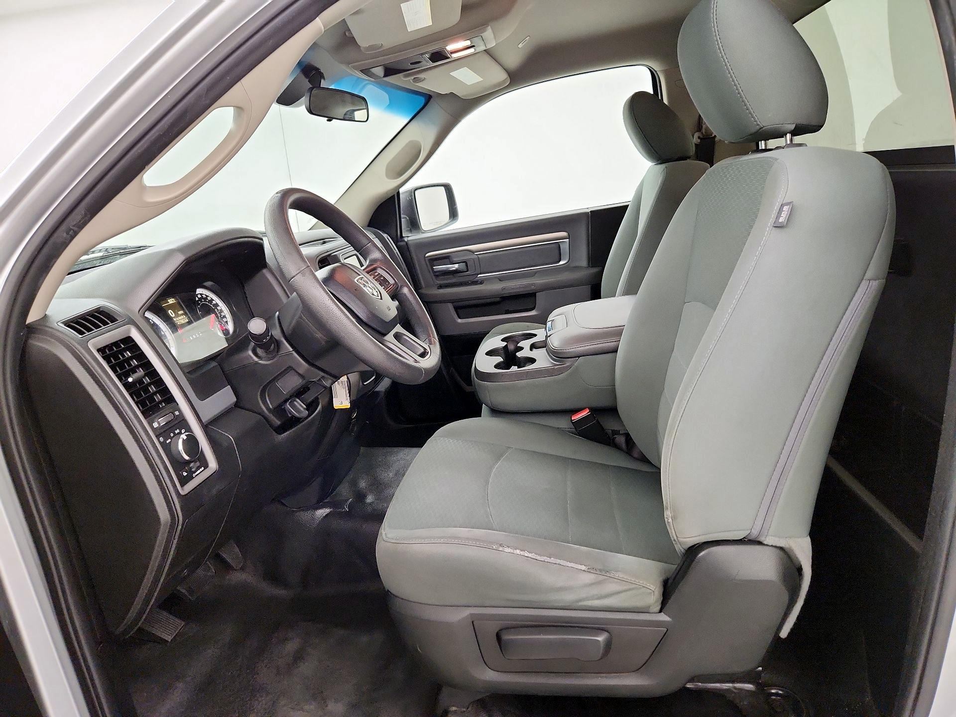 Thumbnail: 2019 RAM 1500 Classic - 11
