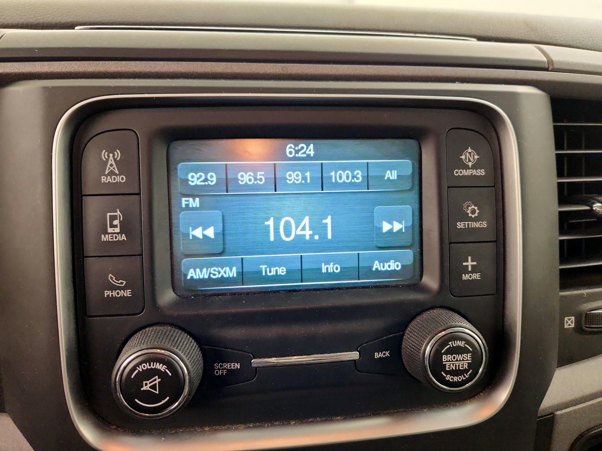 Thumbnail: 2019 RAM 1500 Classic - 16