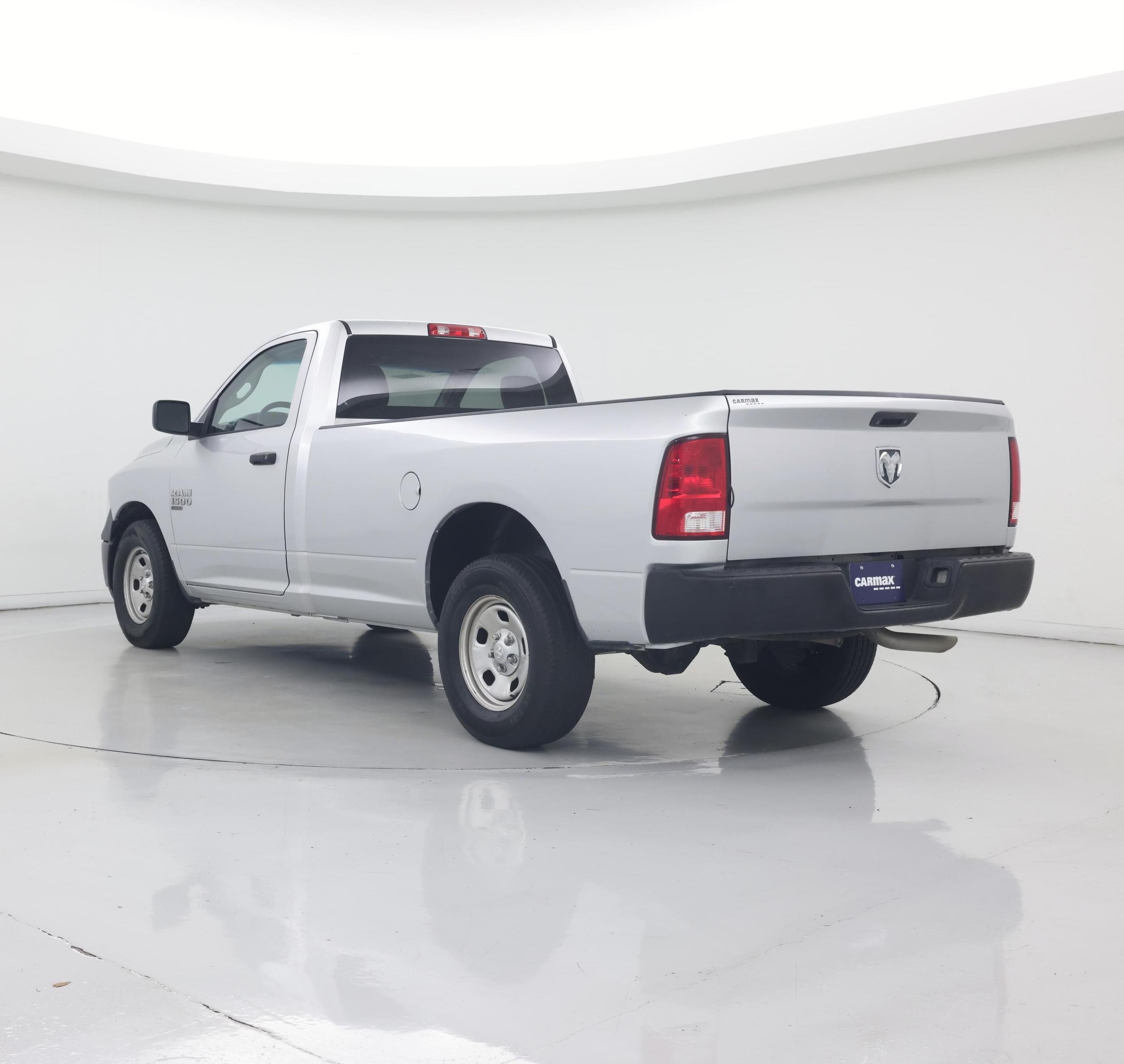 Thumbnail: 2019 RAM 1500 Classic - 2