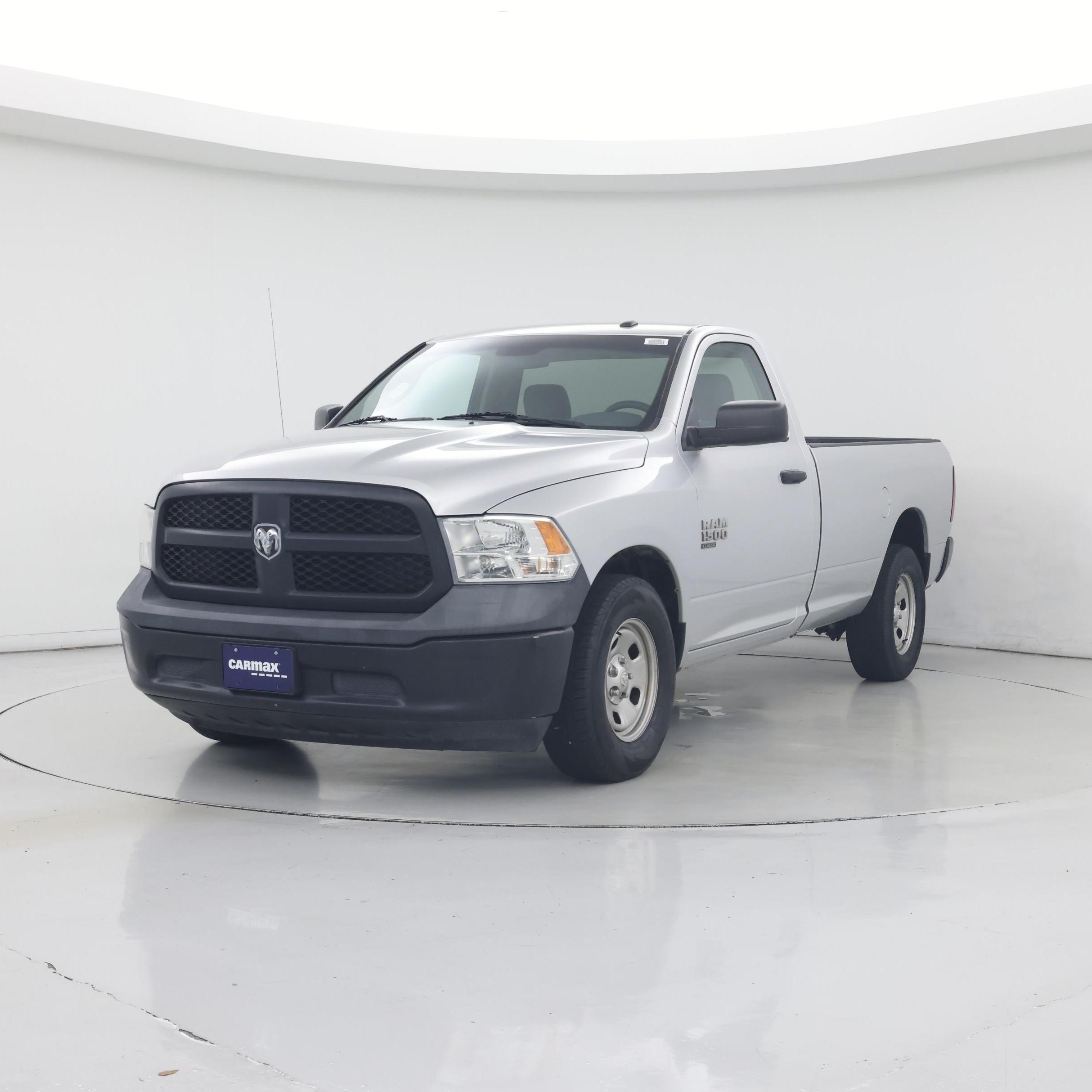 Thumbnail: 2019 RAM 1500 Classic - 4