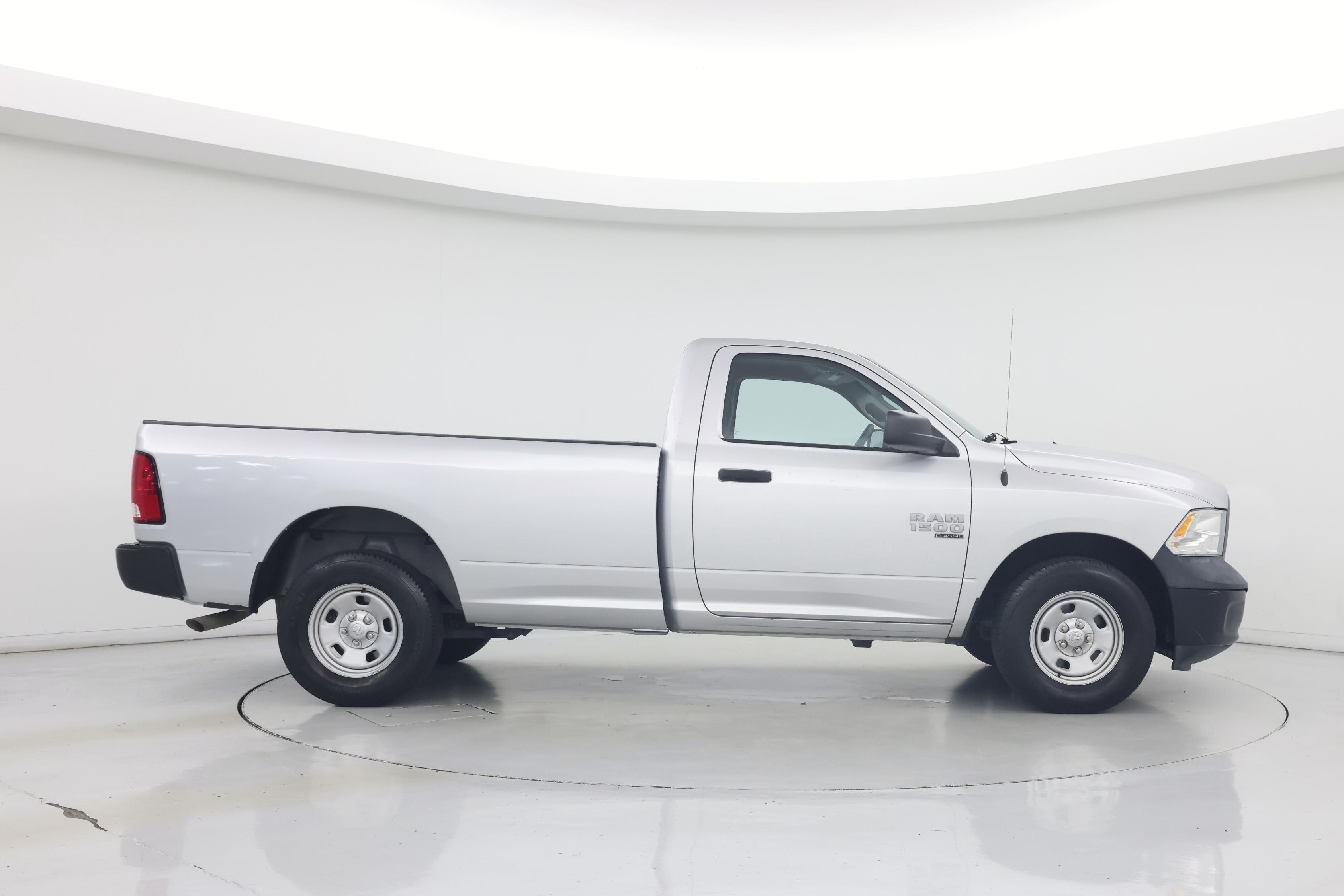 Thumbnail: 2019 RAM 1500 Classic - 7