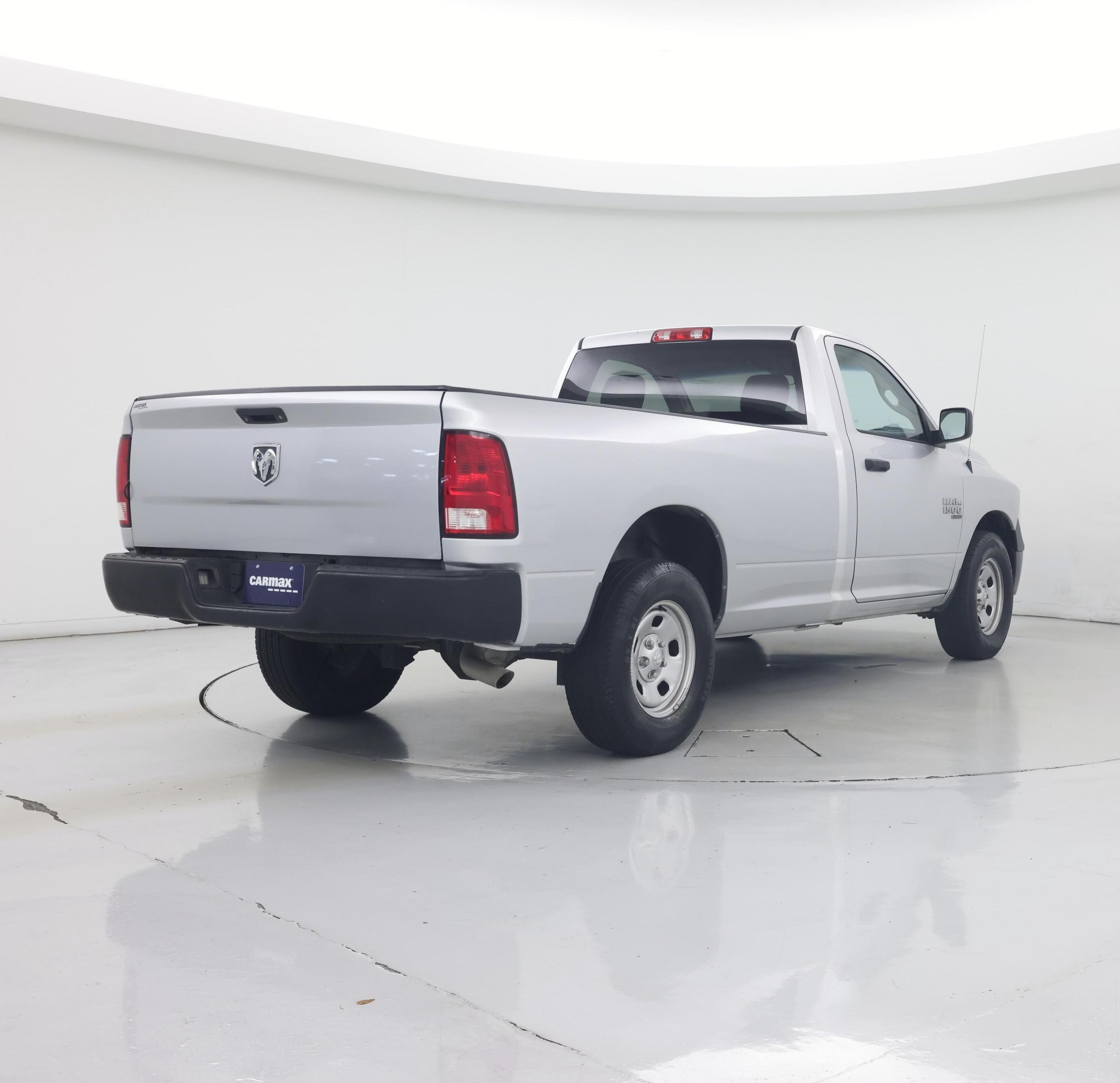 Thumbnail: 2019 RAM 1500 Classic - 8