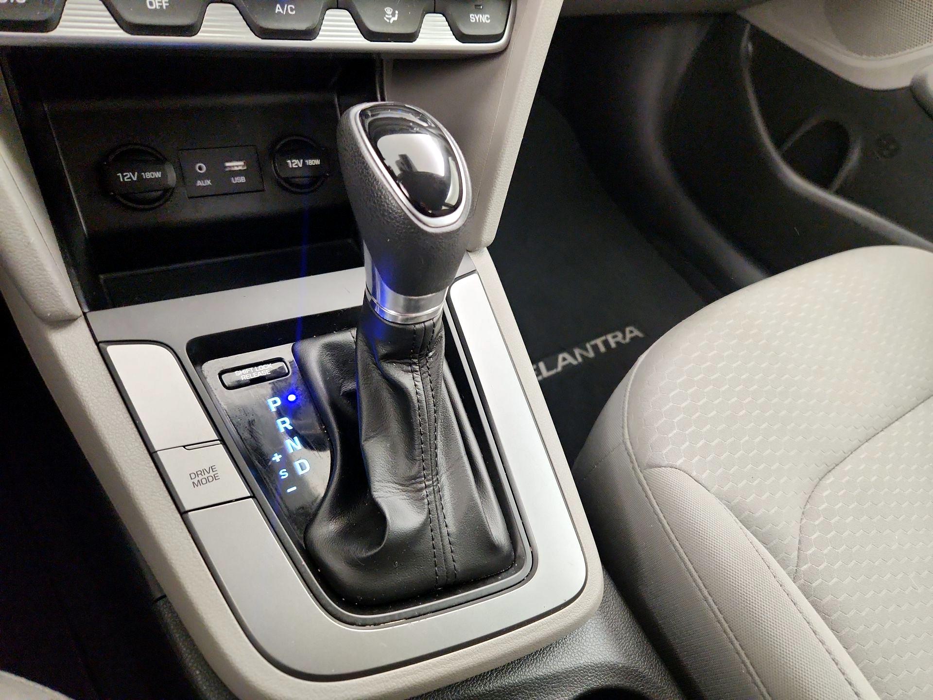 Thumbnail: 2020 Hyundai Elantra - 17
