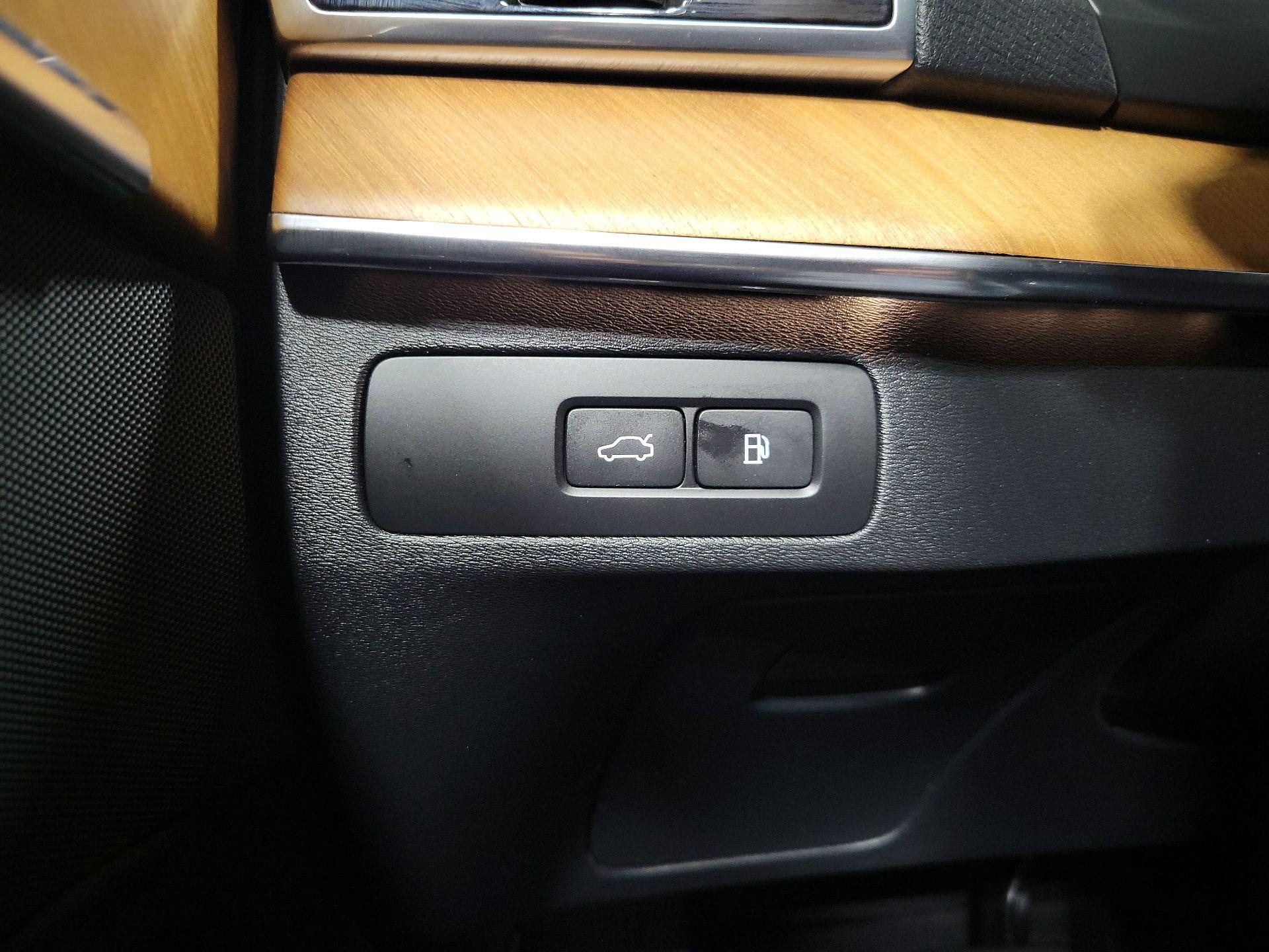 Thumbnail: 2024 Volvo XC90 - 13