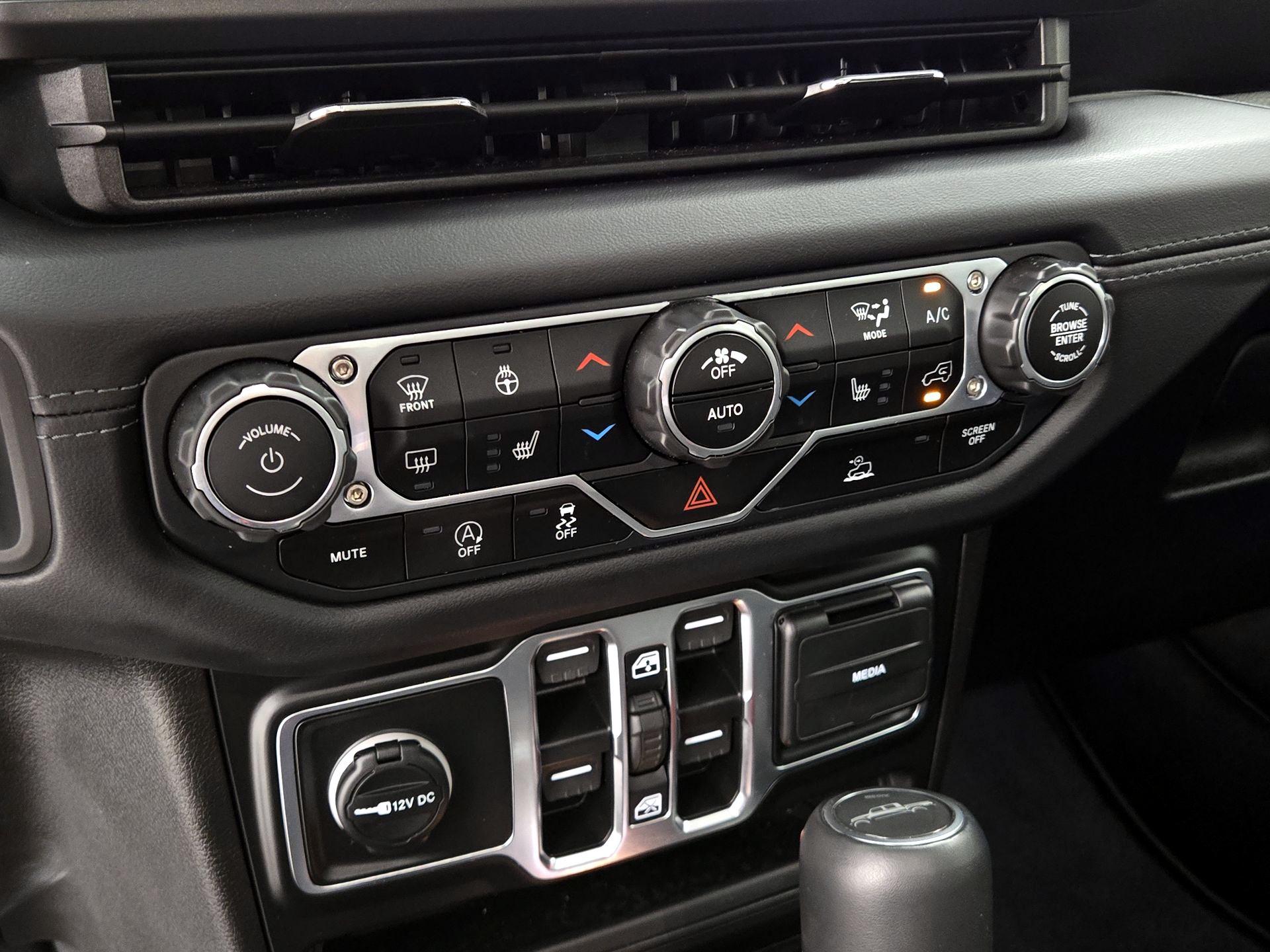 Thumbnail: 2025 Jeep Gladiator - 16