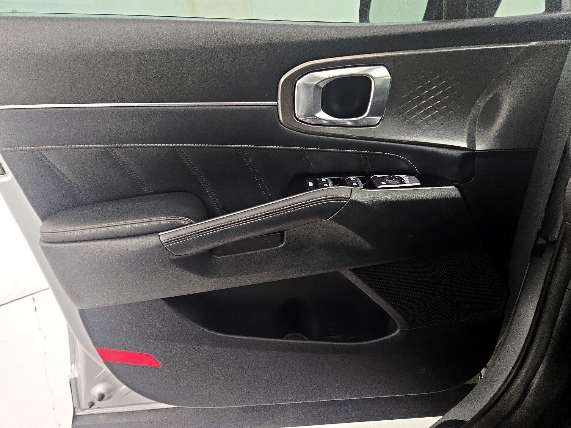 Thumbnail: 2021 Kia Sorento - 12