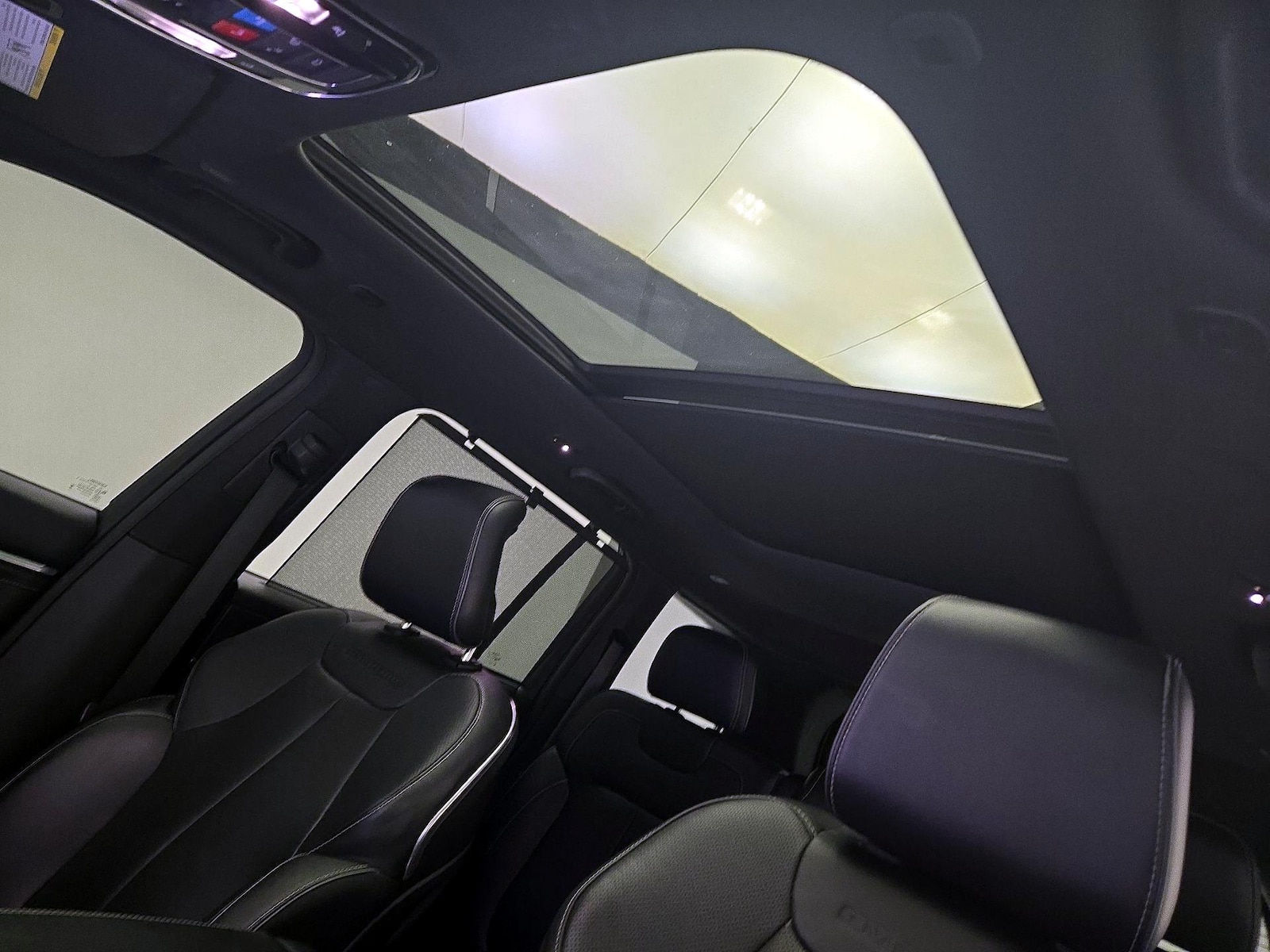 2023 Jeep Grand Cherokee Overland - Photo 21