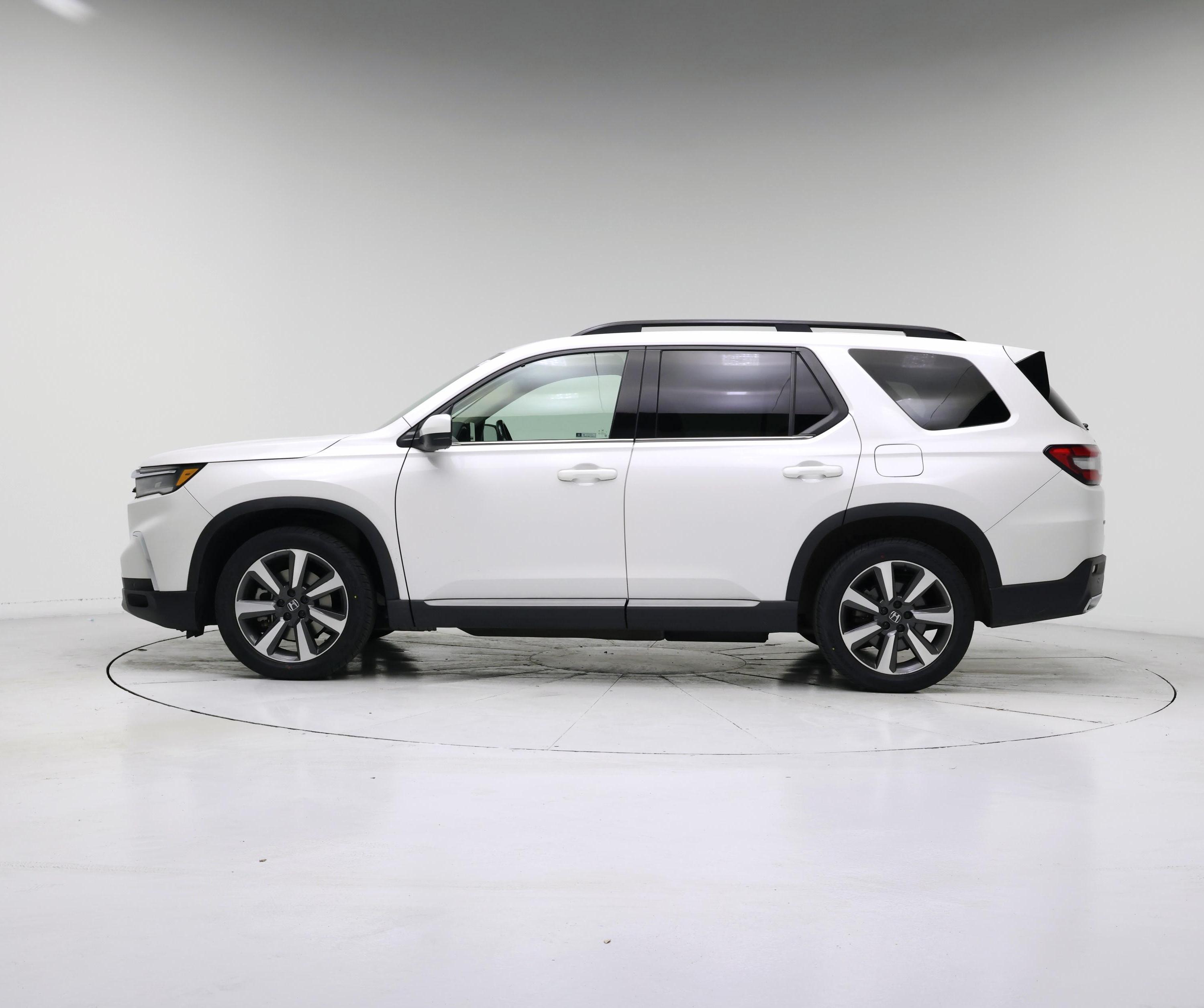 Thumbnail: 2023 Honda Pilot - 3