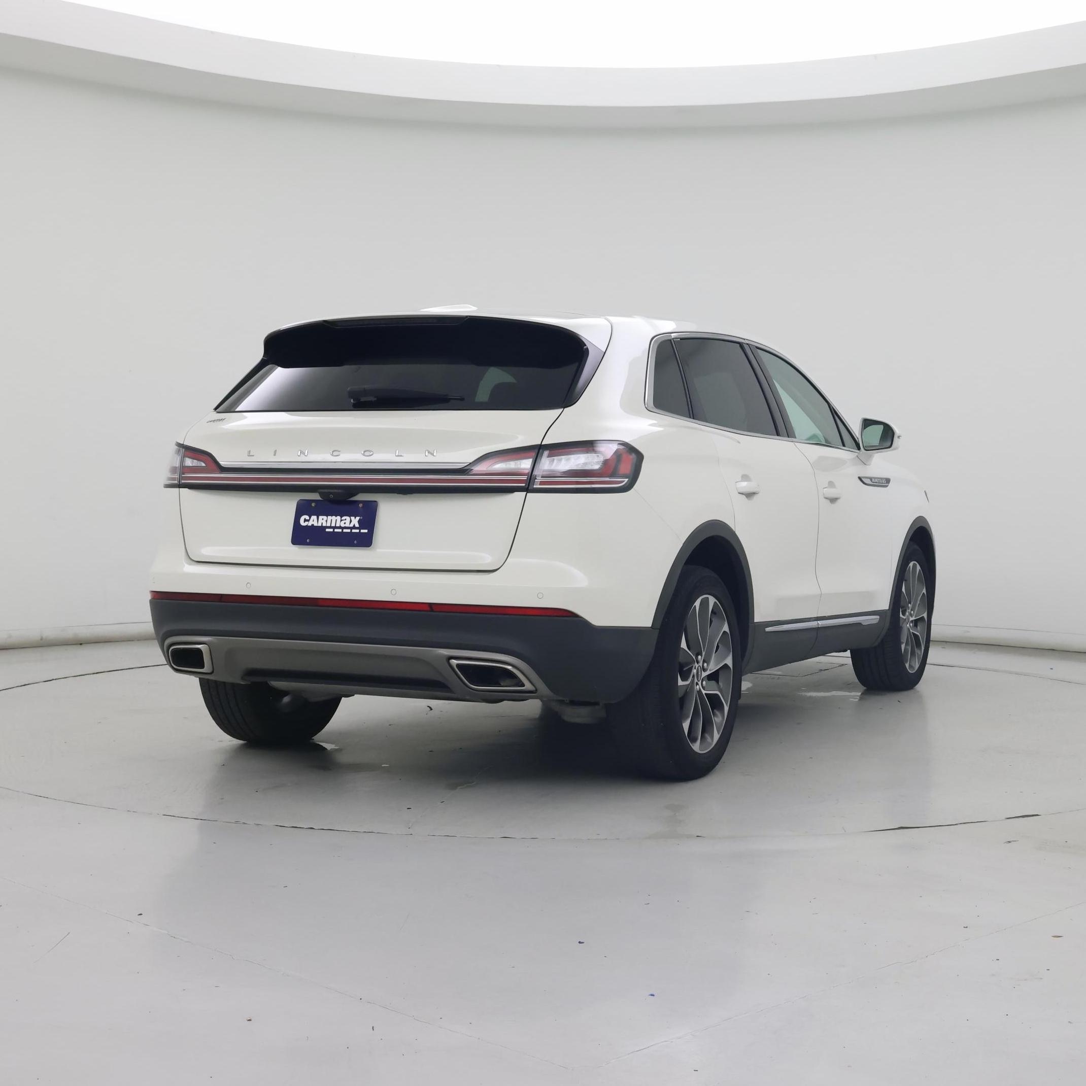 Thumbnail: 2023 Lincoln Nautilus - 8