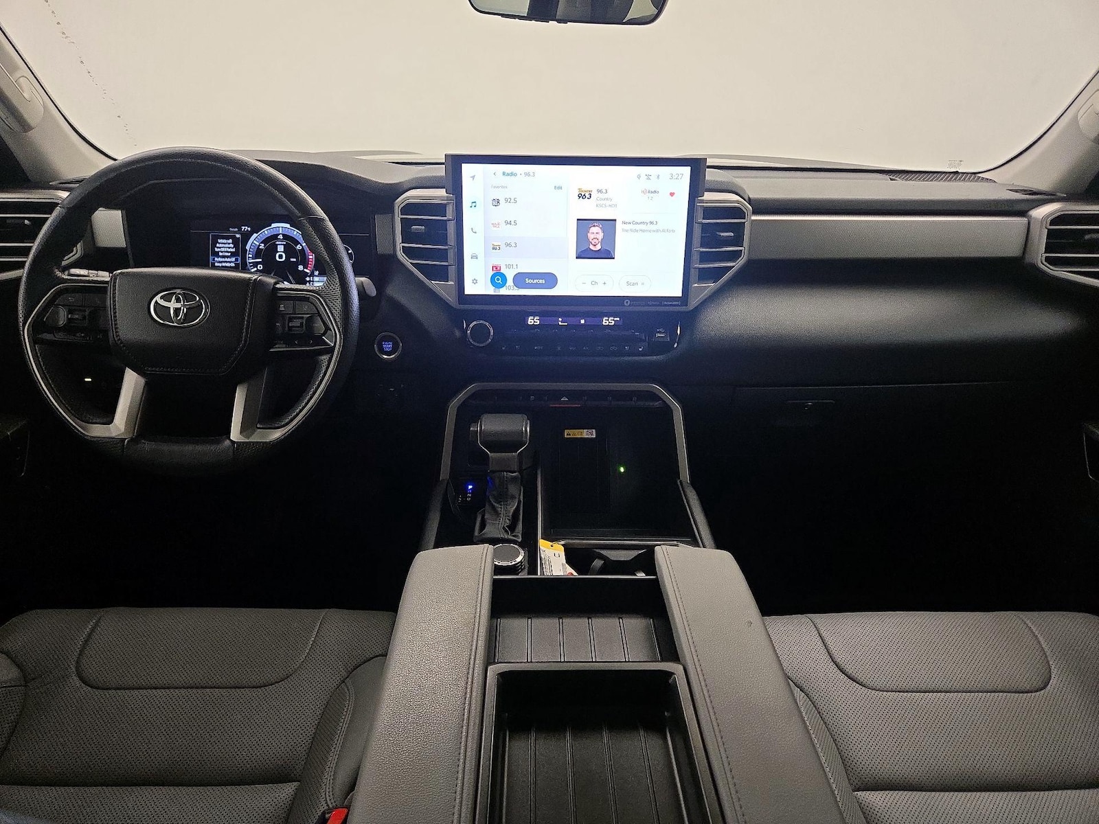 2024 Toyota Tundra Limited - Photo 10