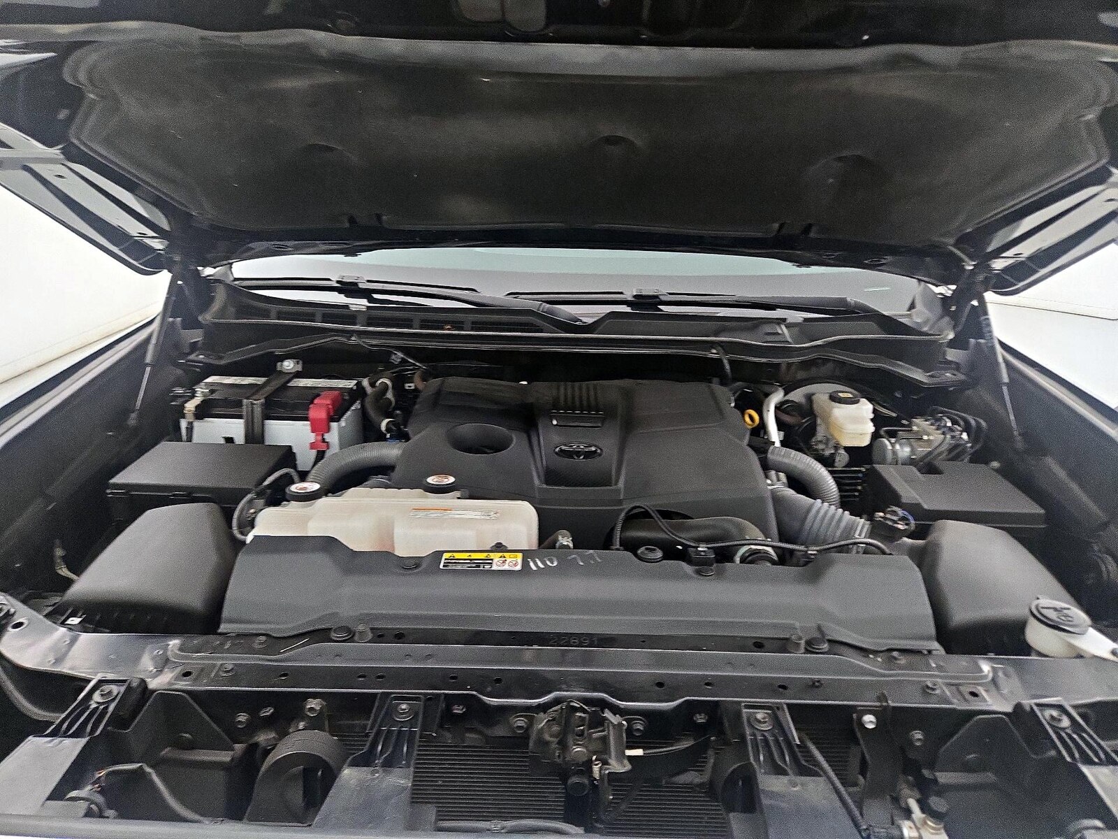 2024 Toyota Tundra Limited - Photo 22