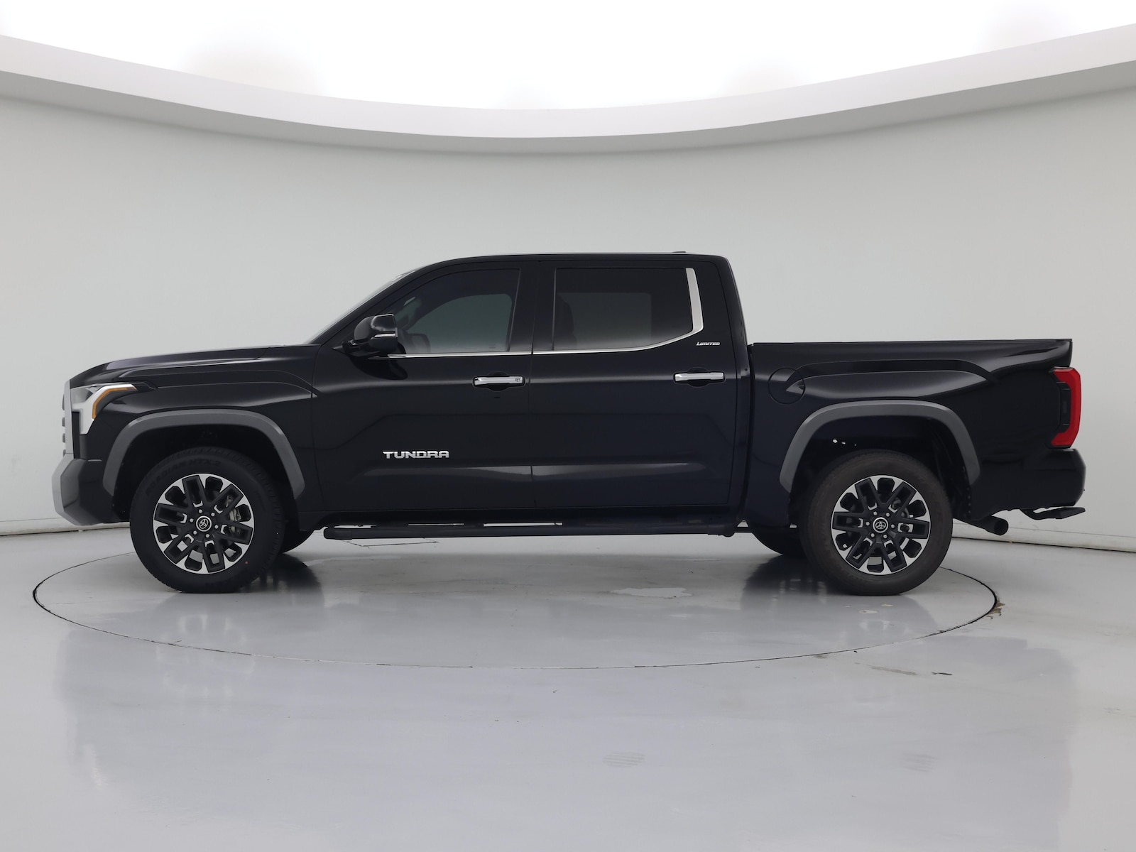 2024 Toyota Tundra Limited - Photo 4