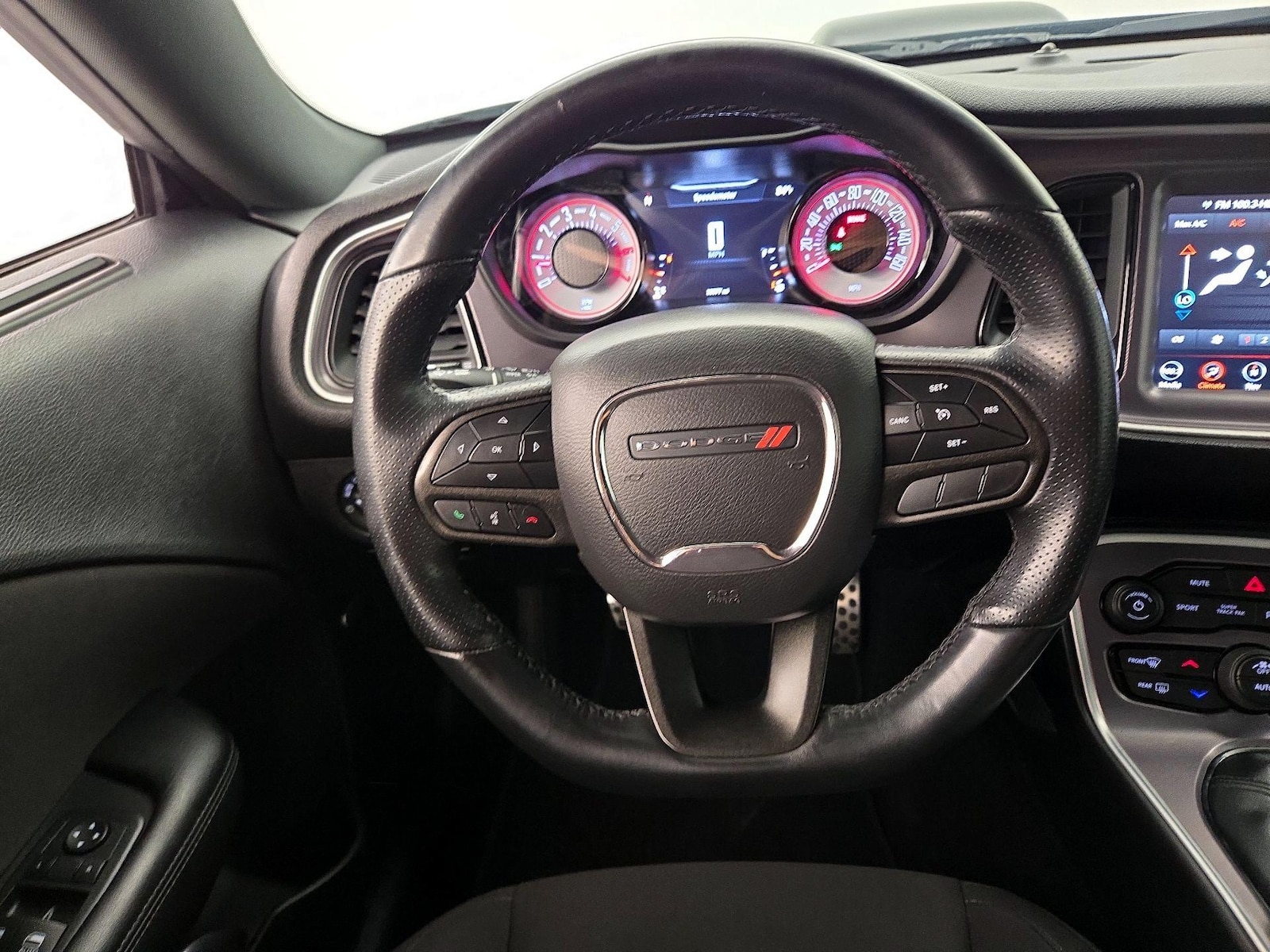 2022 Dodge Challenger R/T - Photo 11