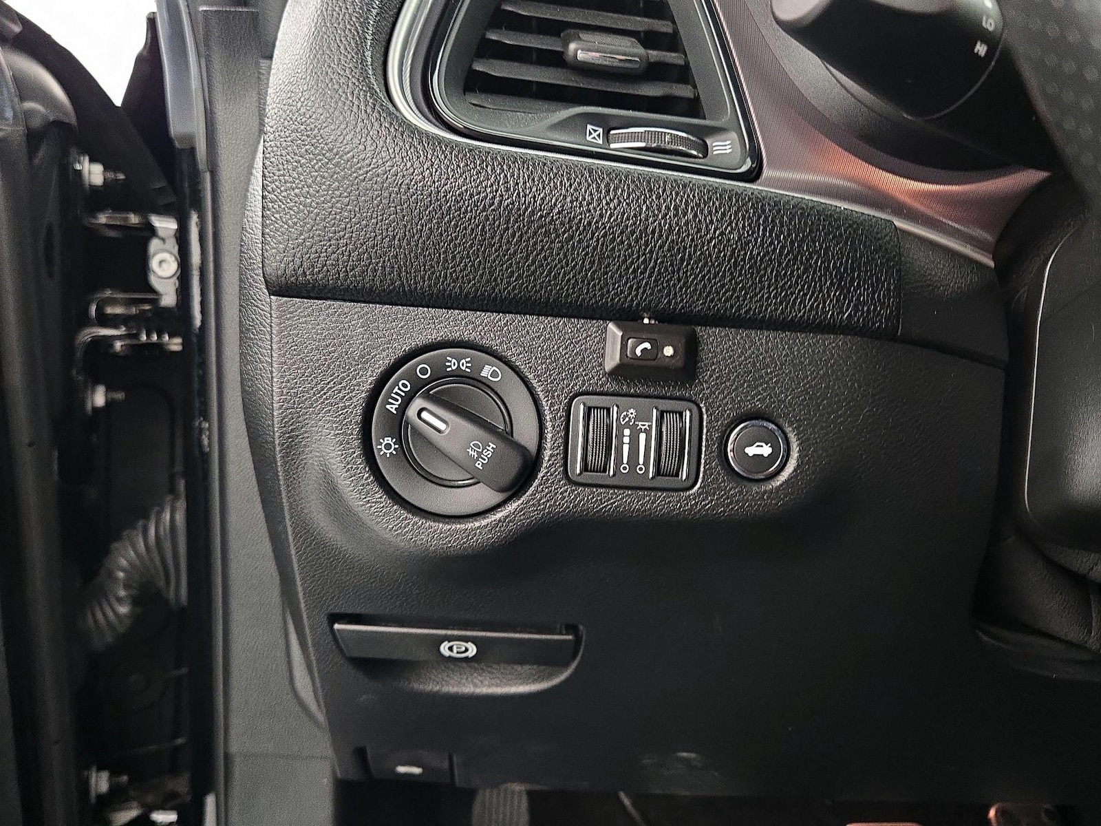 2022 Dodge Challenger R/T - Photo 14