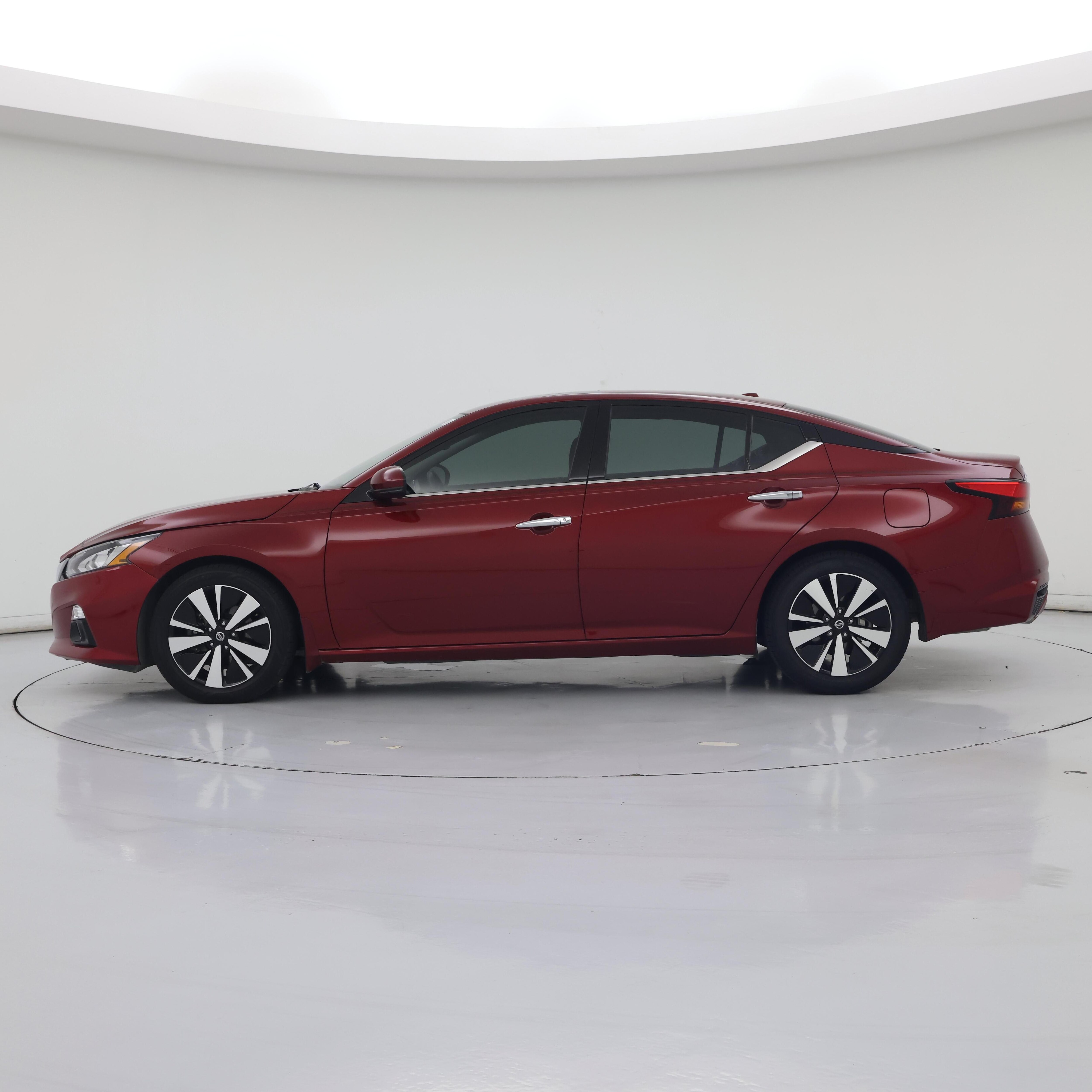 Thumbnail: 2020 Nissan Altima - 3