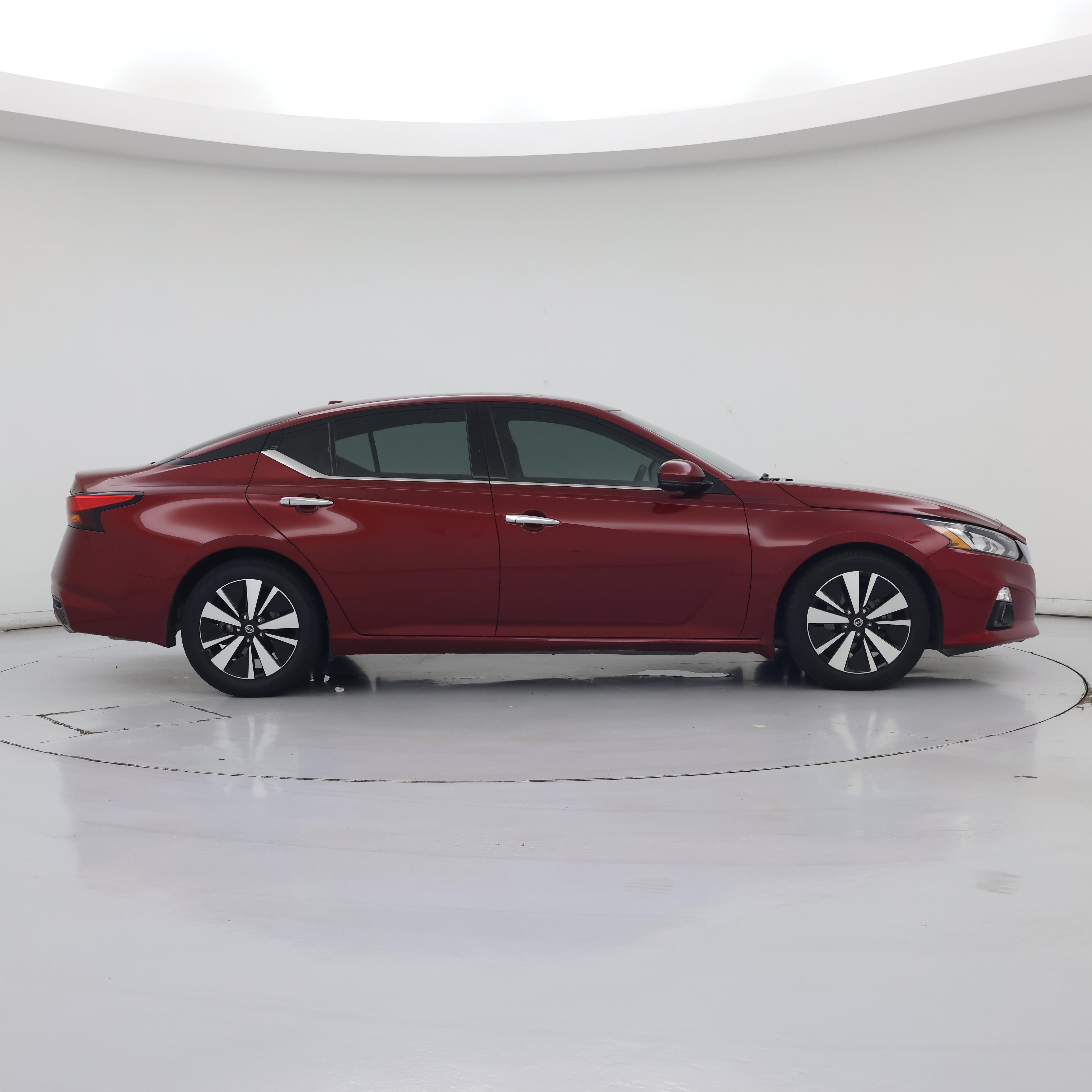 Thumbnail: 2020 Nissan Altima - 7
