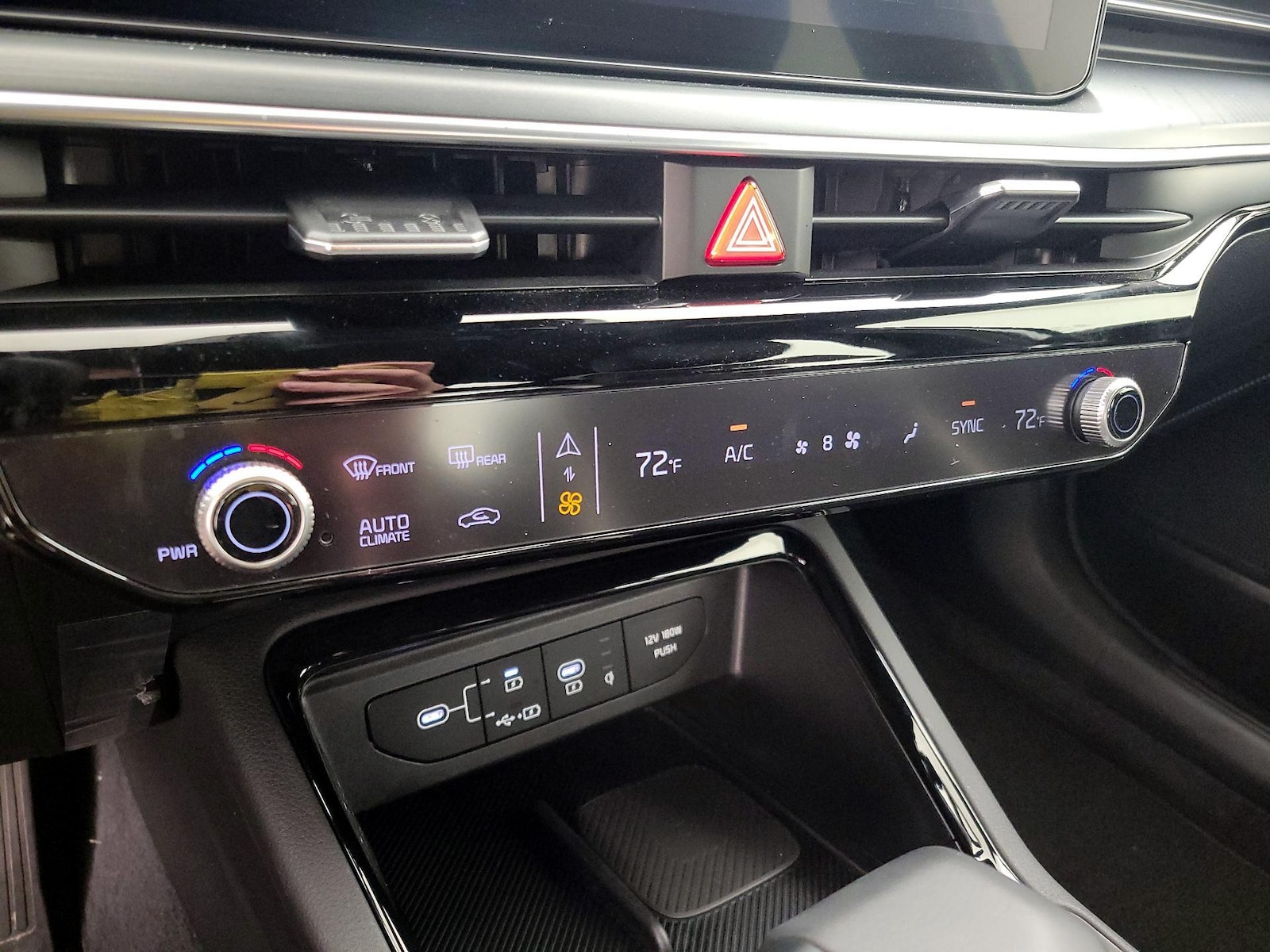 2025 Kia K5 GT-Line - Photo 18