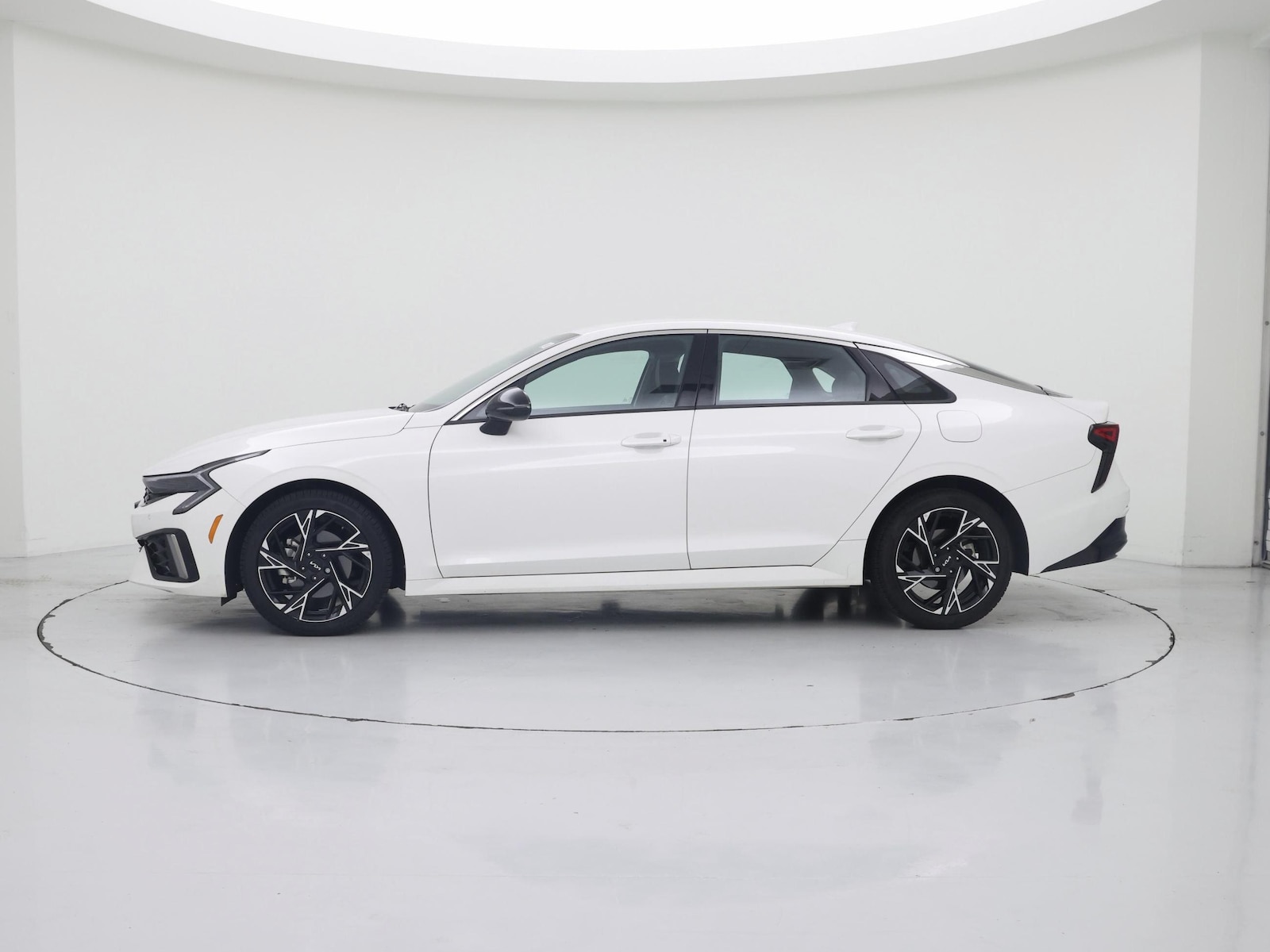 2025 Kia K5 GT-Line - Photo 4