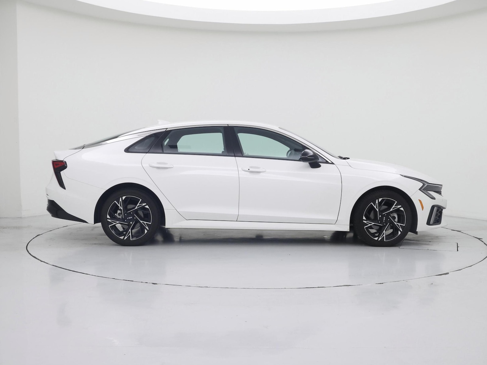 2025 Kia K5 GT-Line - Photo 8