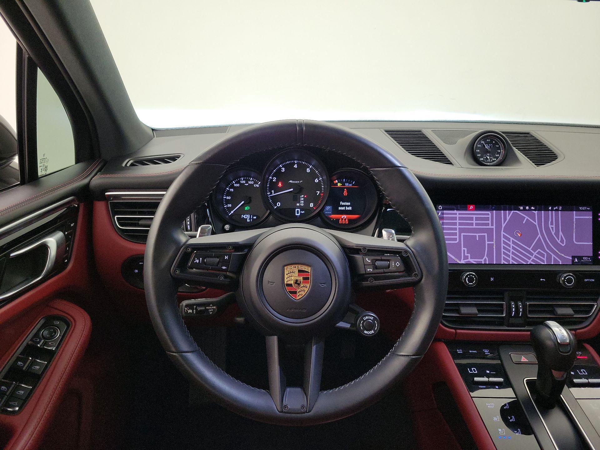 Thumbnail: 2023 Porsche Macan - 10