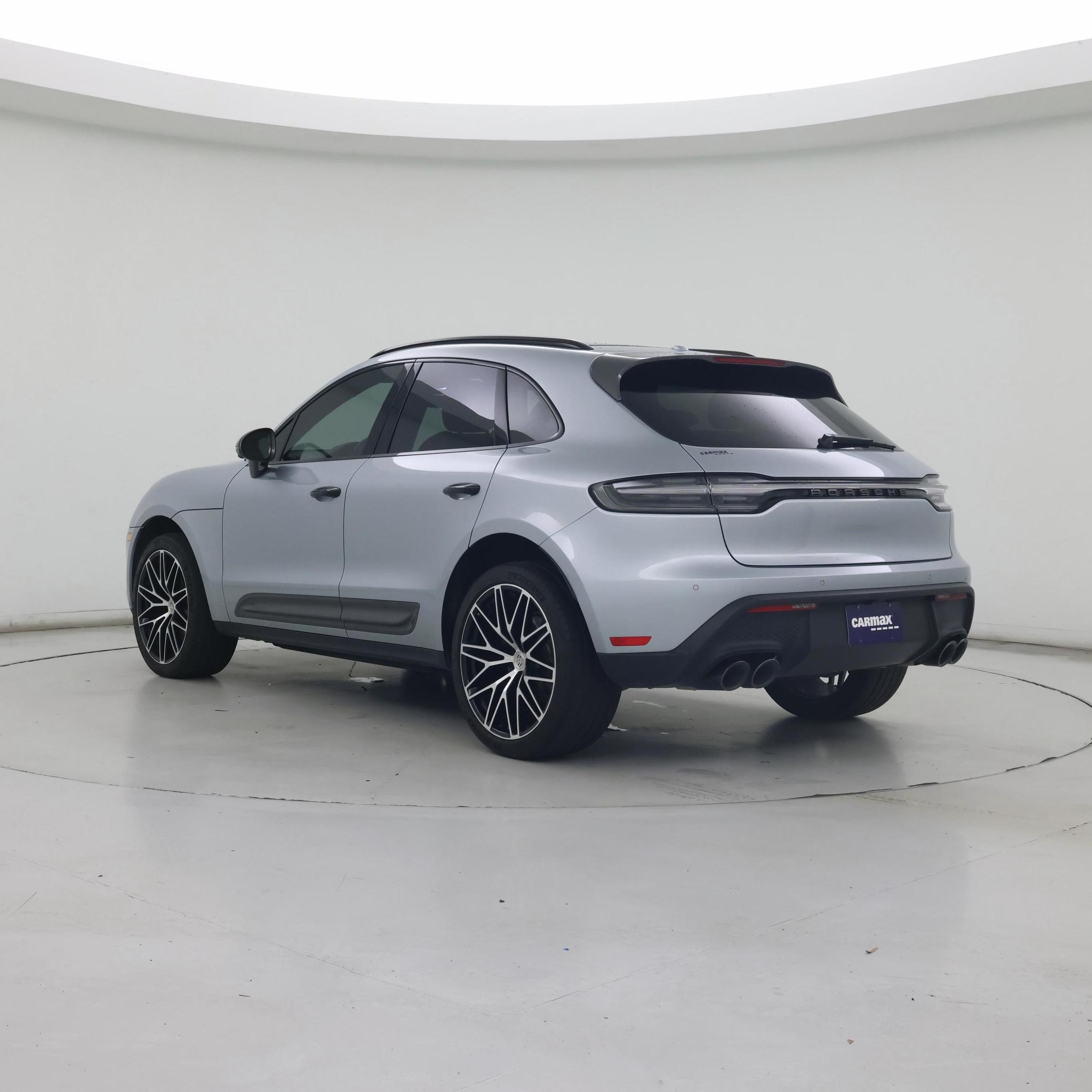 Thumbnail: 2023 Porsche Macan - 2