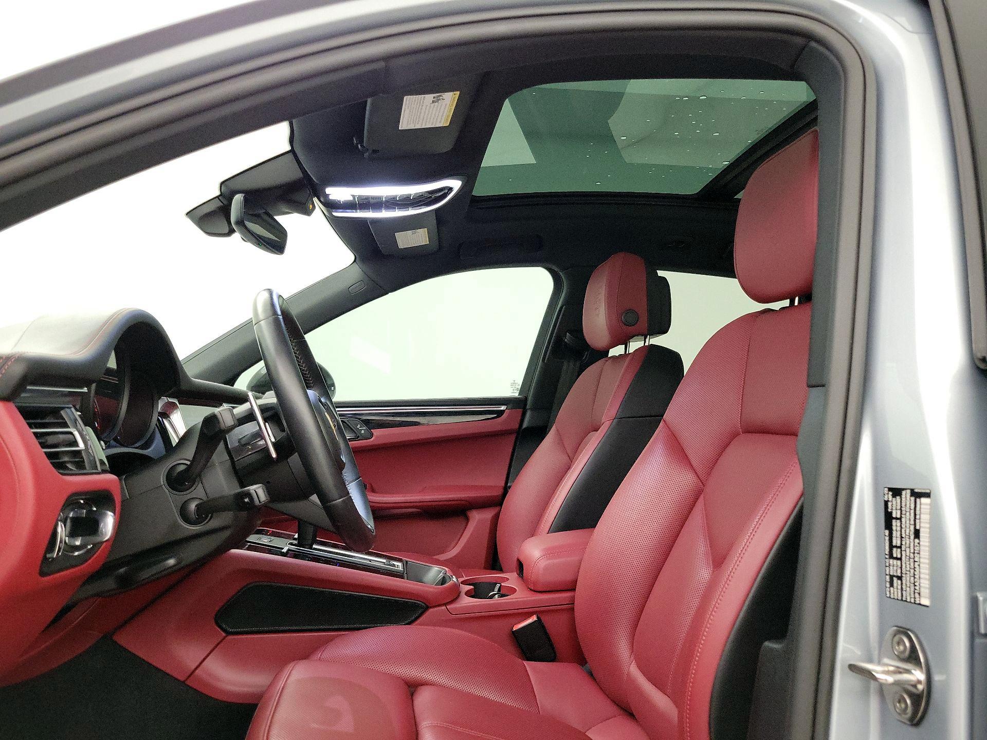 Thumbnail: 2023 Porsche Macan - 19