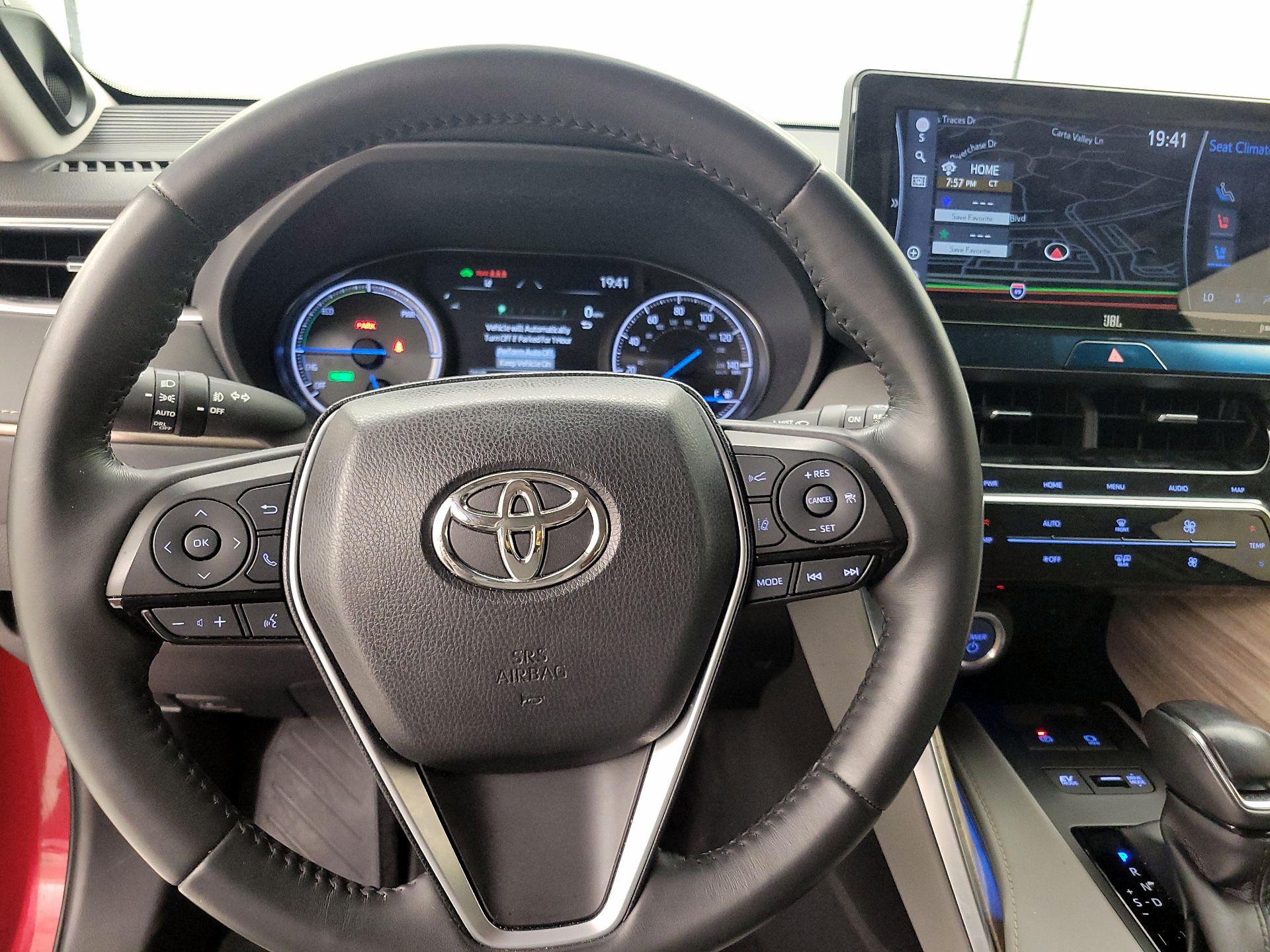 Thumbnail: 2022 Toyota Venza - 10