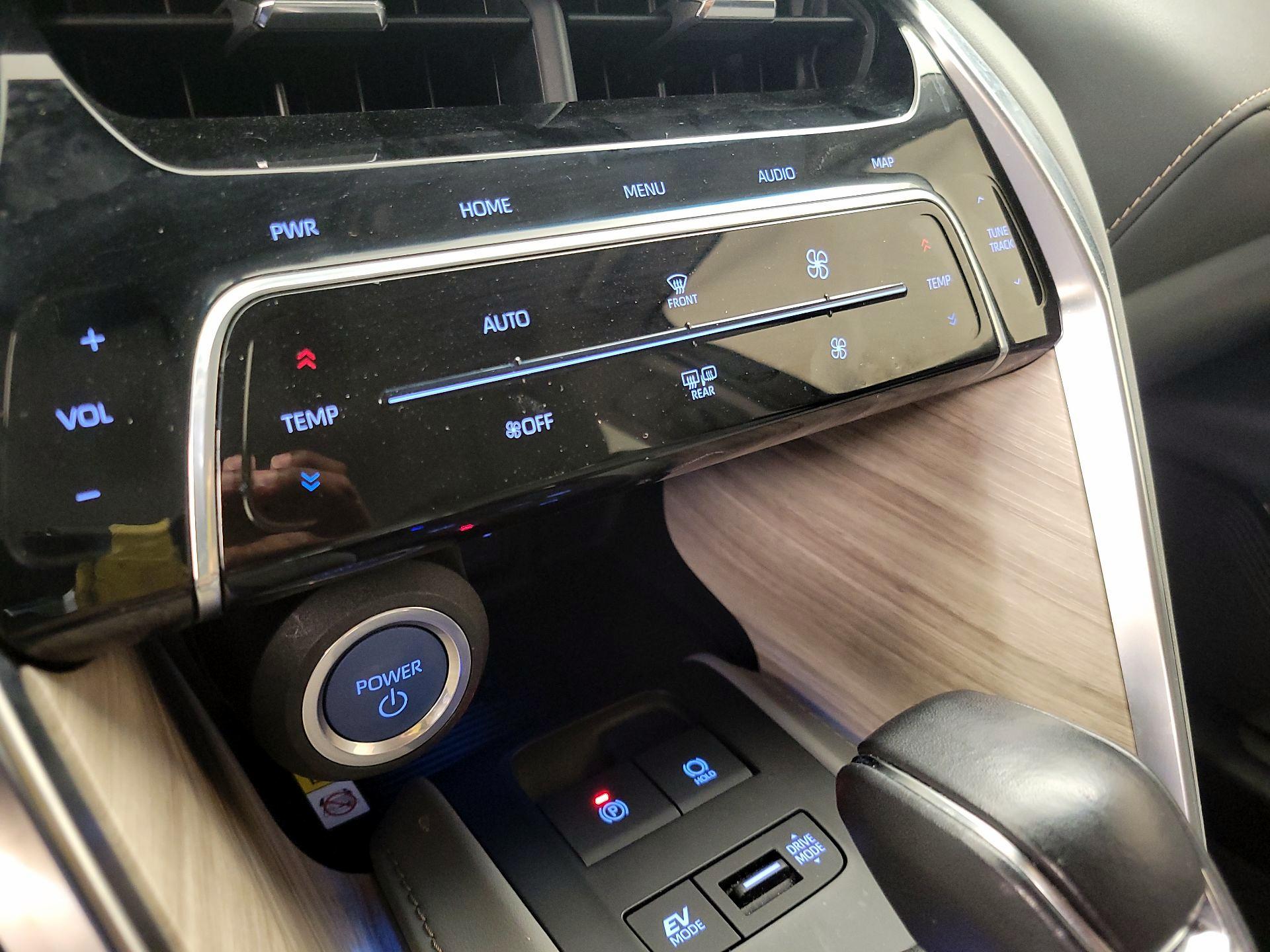 Thumbnail: 2022 Toyota Venza - 17