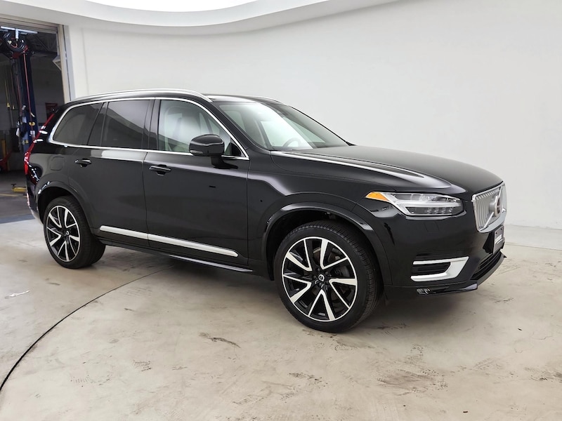 2023 Volvo XC90 B6 Plus