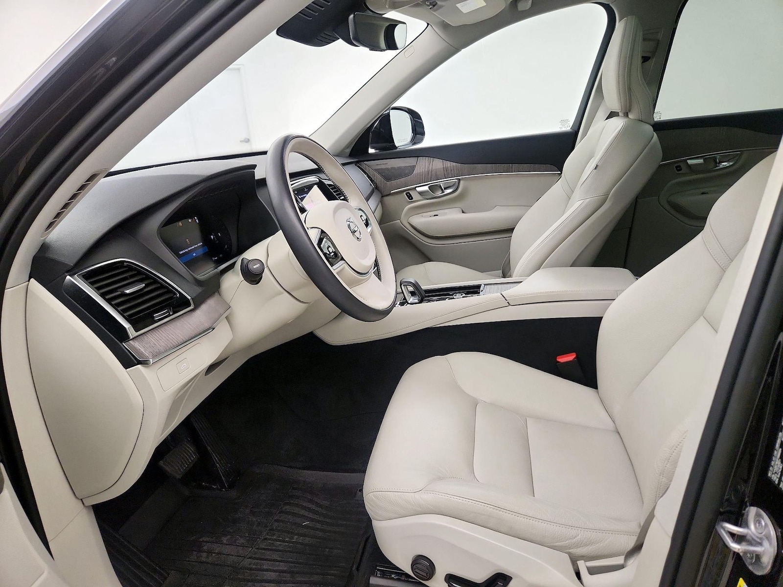 2023 Volvo XC90 Plus - Photo 10