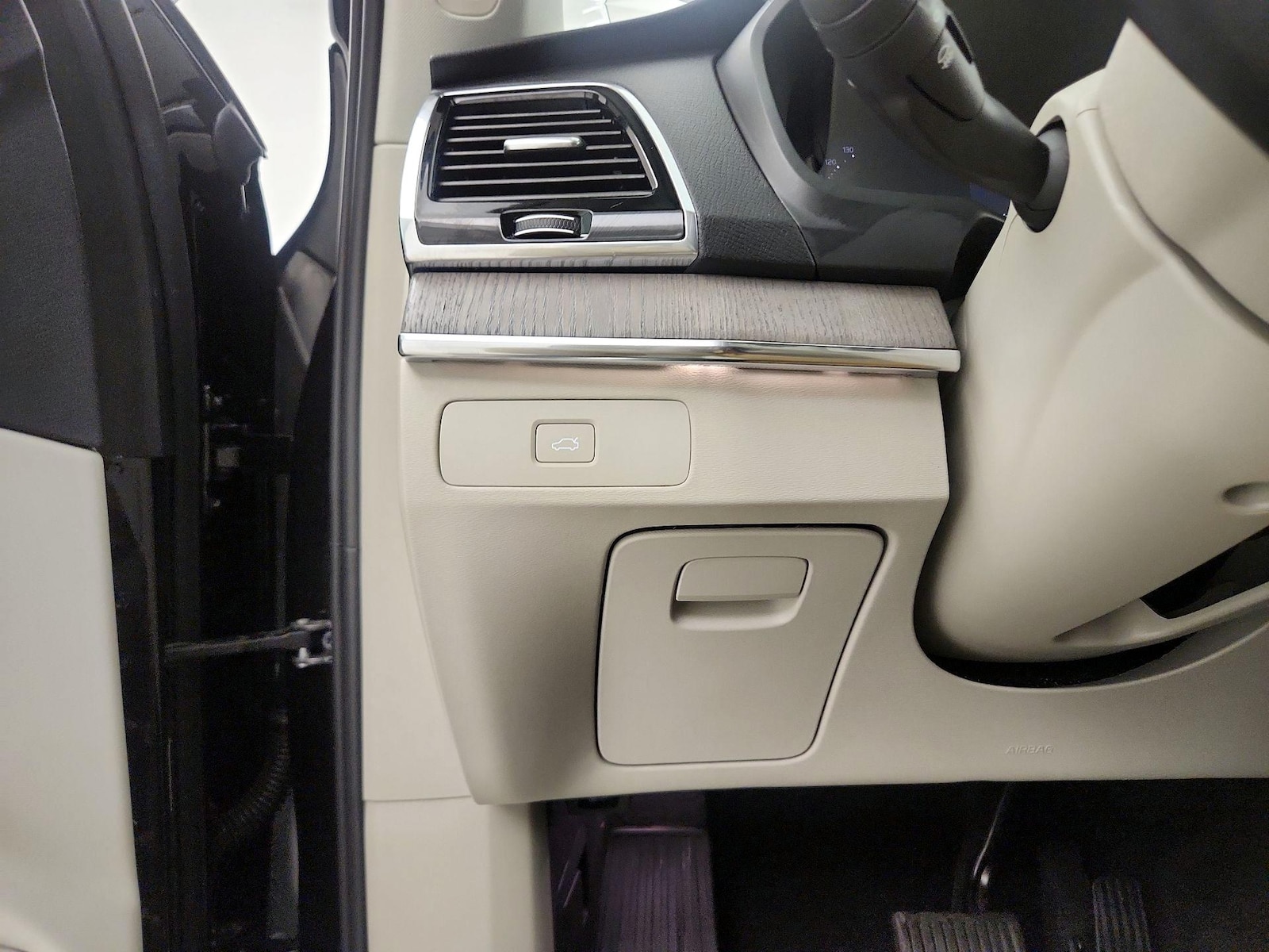 2023 Volvo XC90 Plus - Photo 12