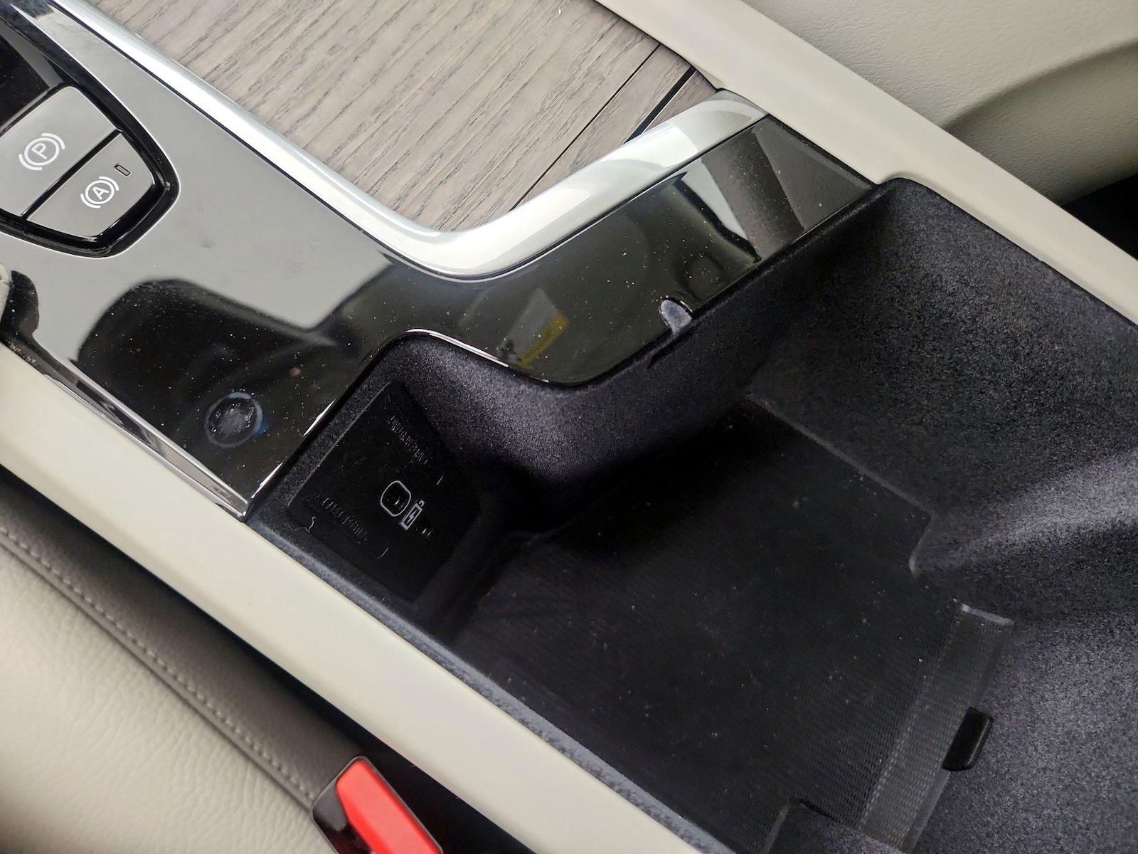 2023 Volvo XC90 Plus - Photo 17