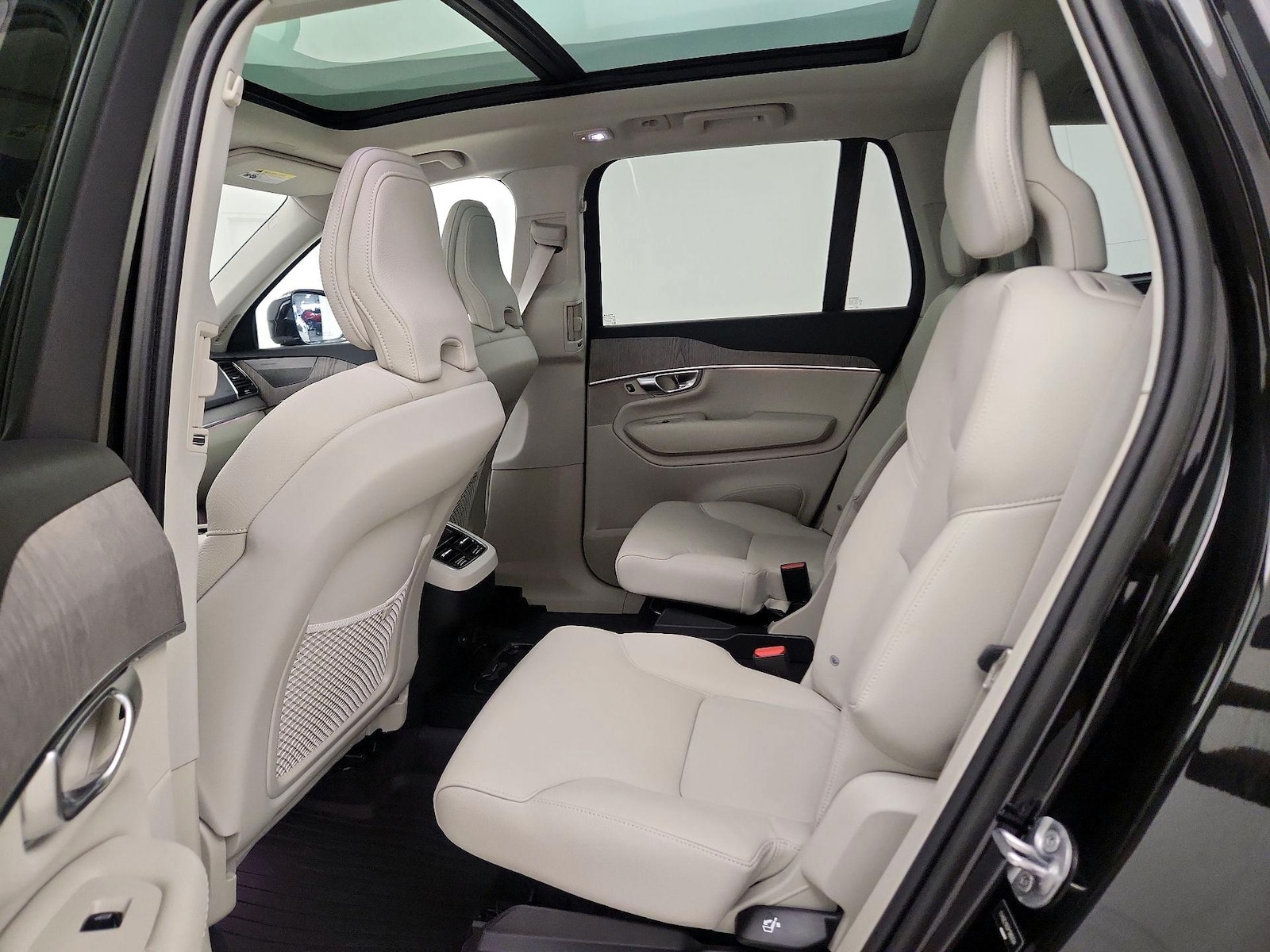 2023 Volvo XC90 Plus - Photo 19